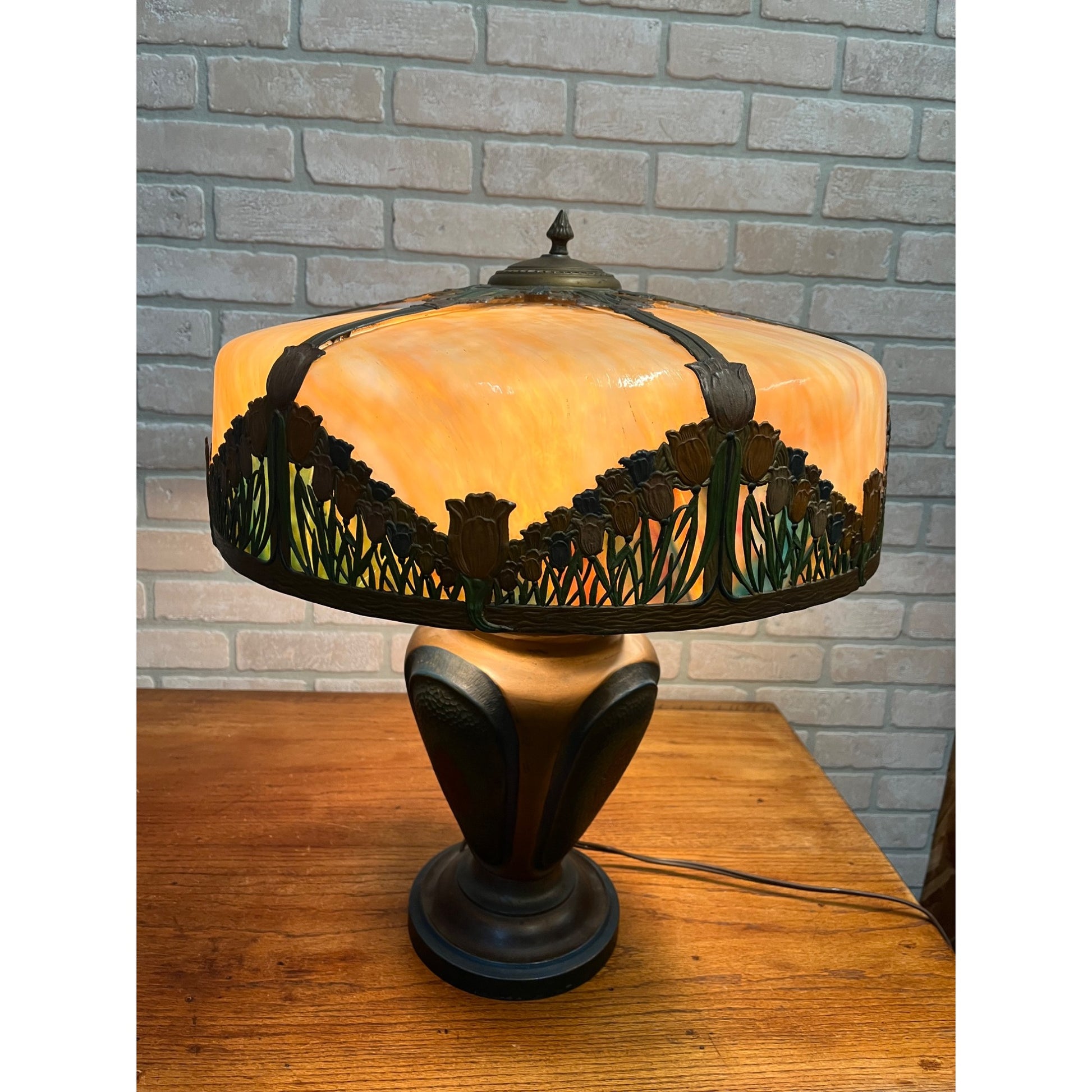 Antique Art Nouveau Tulip 6-Panel Slag Glass Table Lamp Miller Hubbard Era