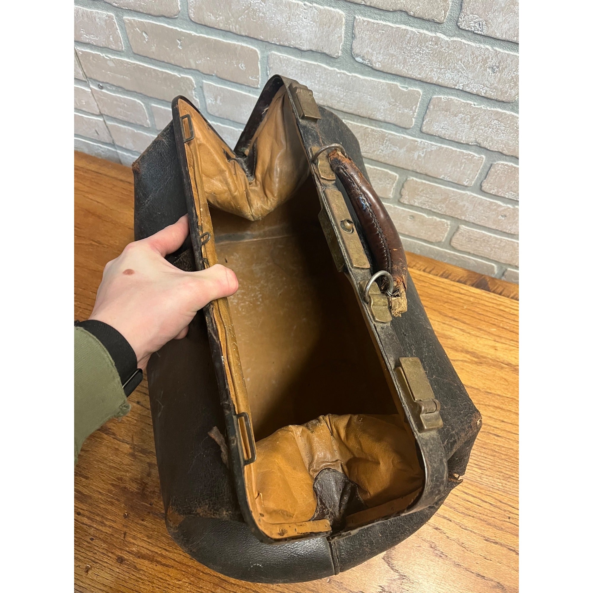 Antique Early 1900s Doctor Bag Medicine Bag Black Leather No Key - Distressed