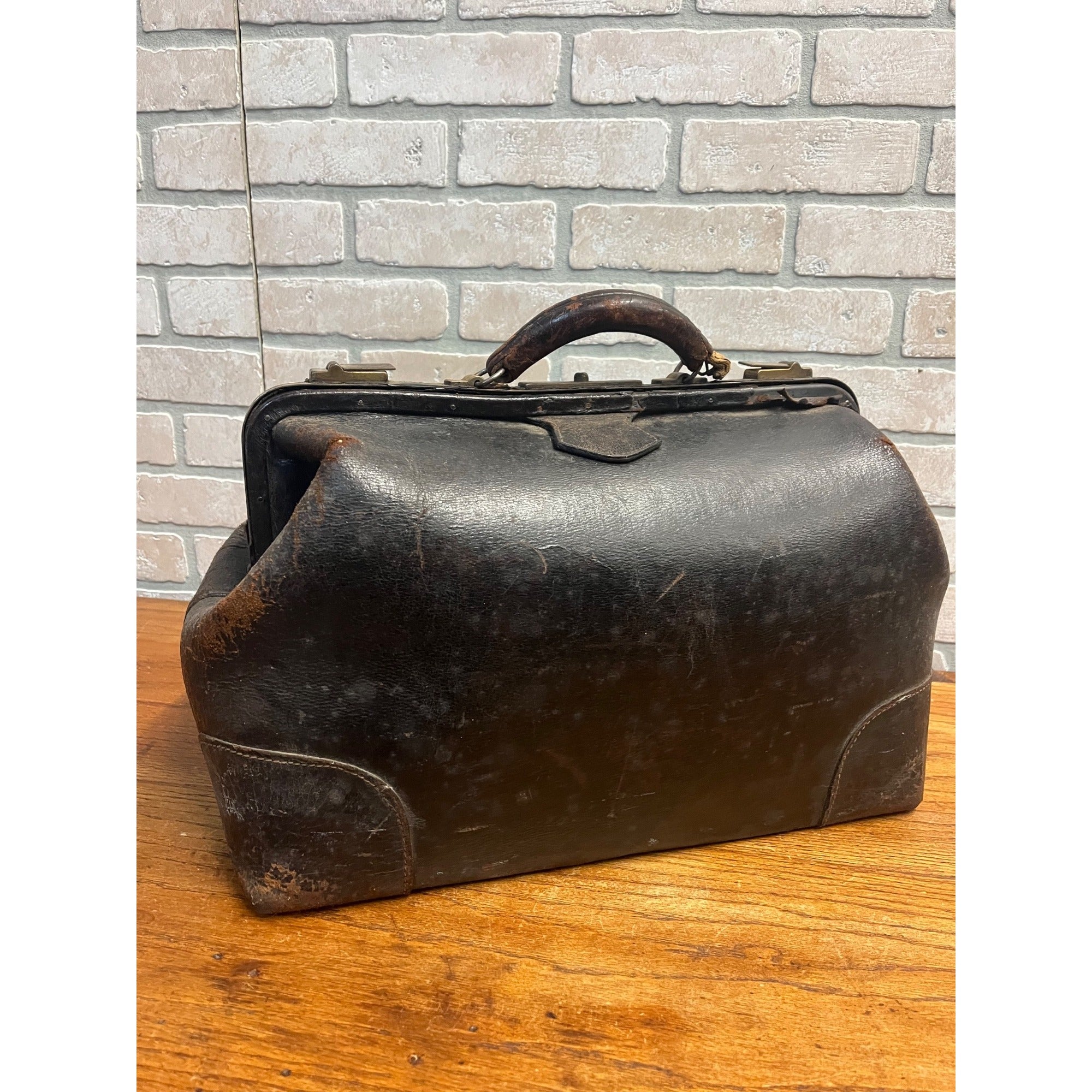 Antique Early 1900s Doctor Bag Medicine Bag Black Leather No Key - Distressed