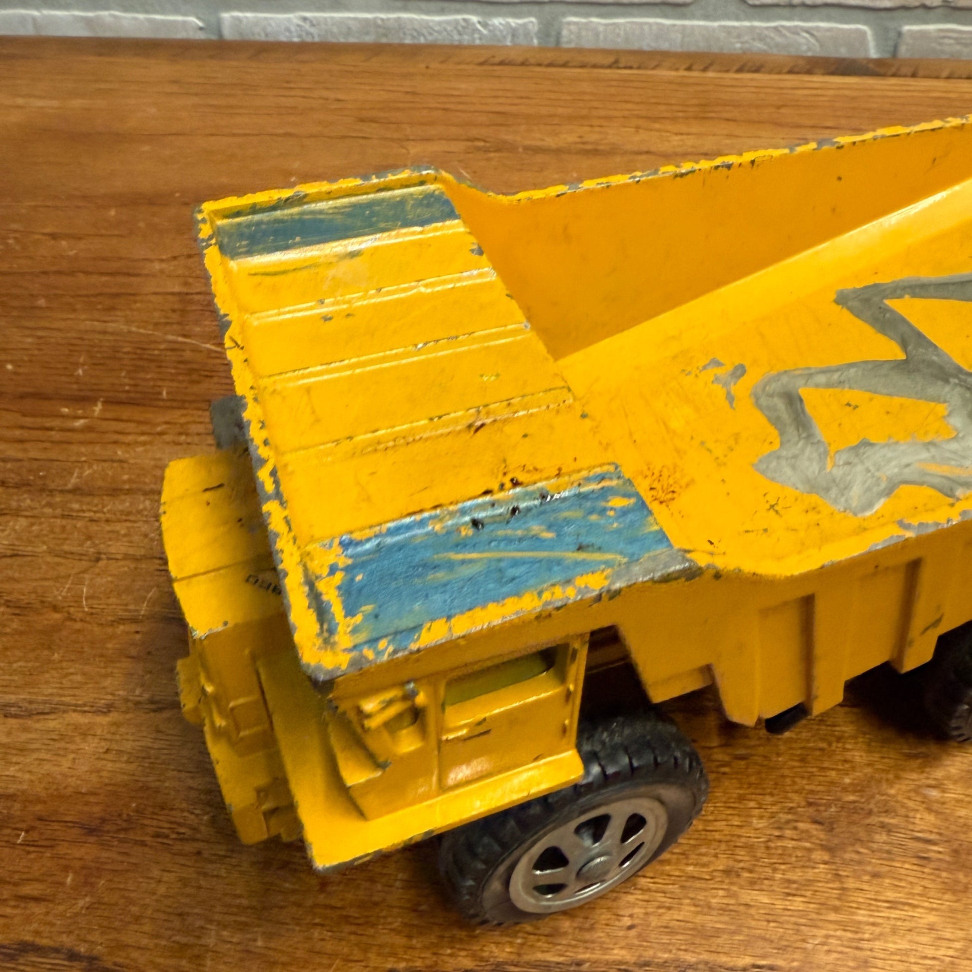 Ertl LeTourneau - Westinghouse Off Road Dump Truck As Is