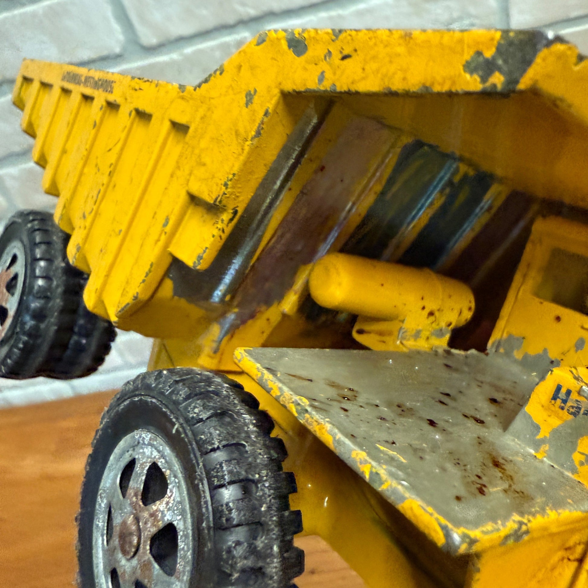 Ertl LeTourneau - Westinghouse Off Road Dump Truck As Is