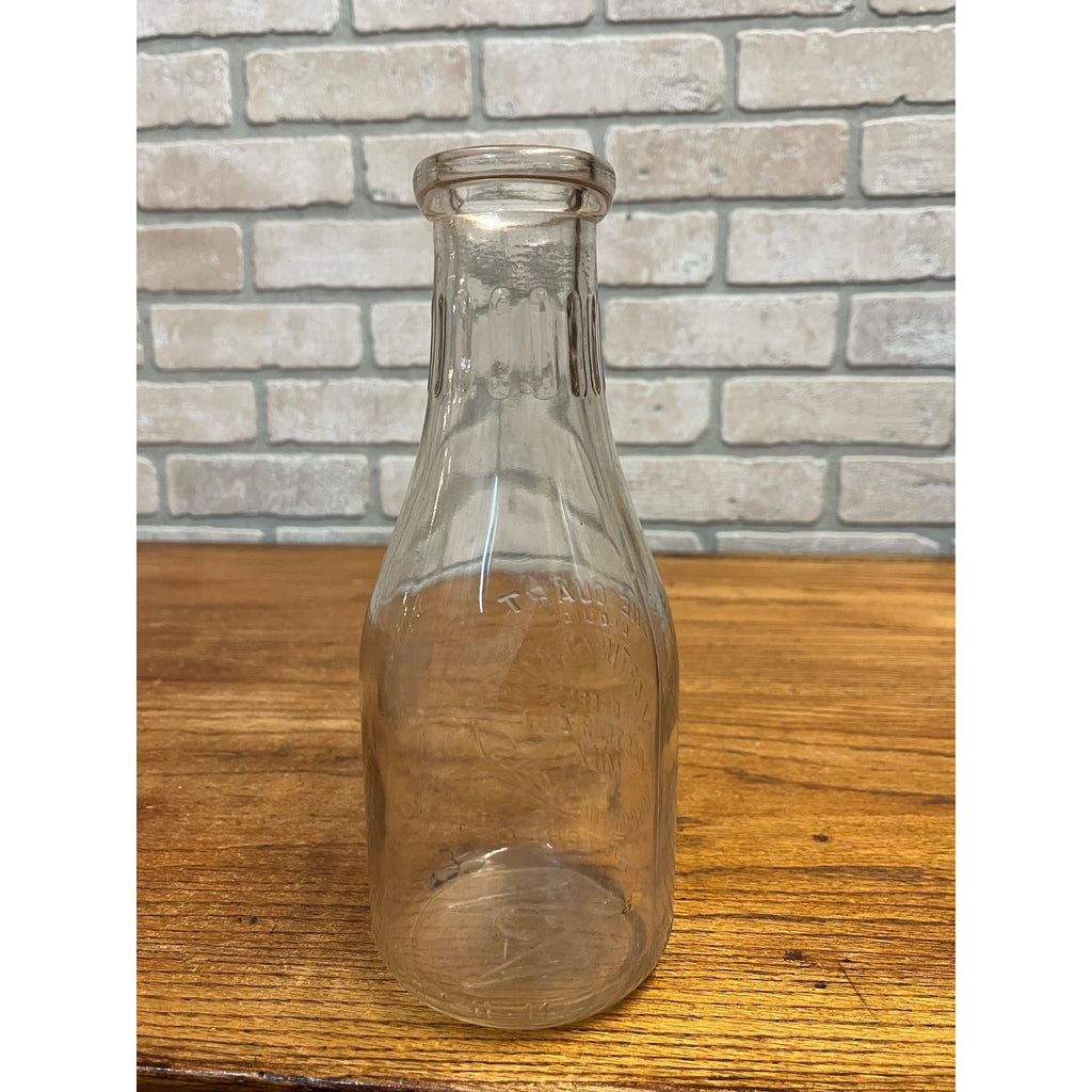 Vintage Martiny Dairy Glass Milk Bottle Wisconsin Dells Embossed One Quart