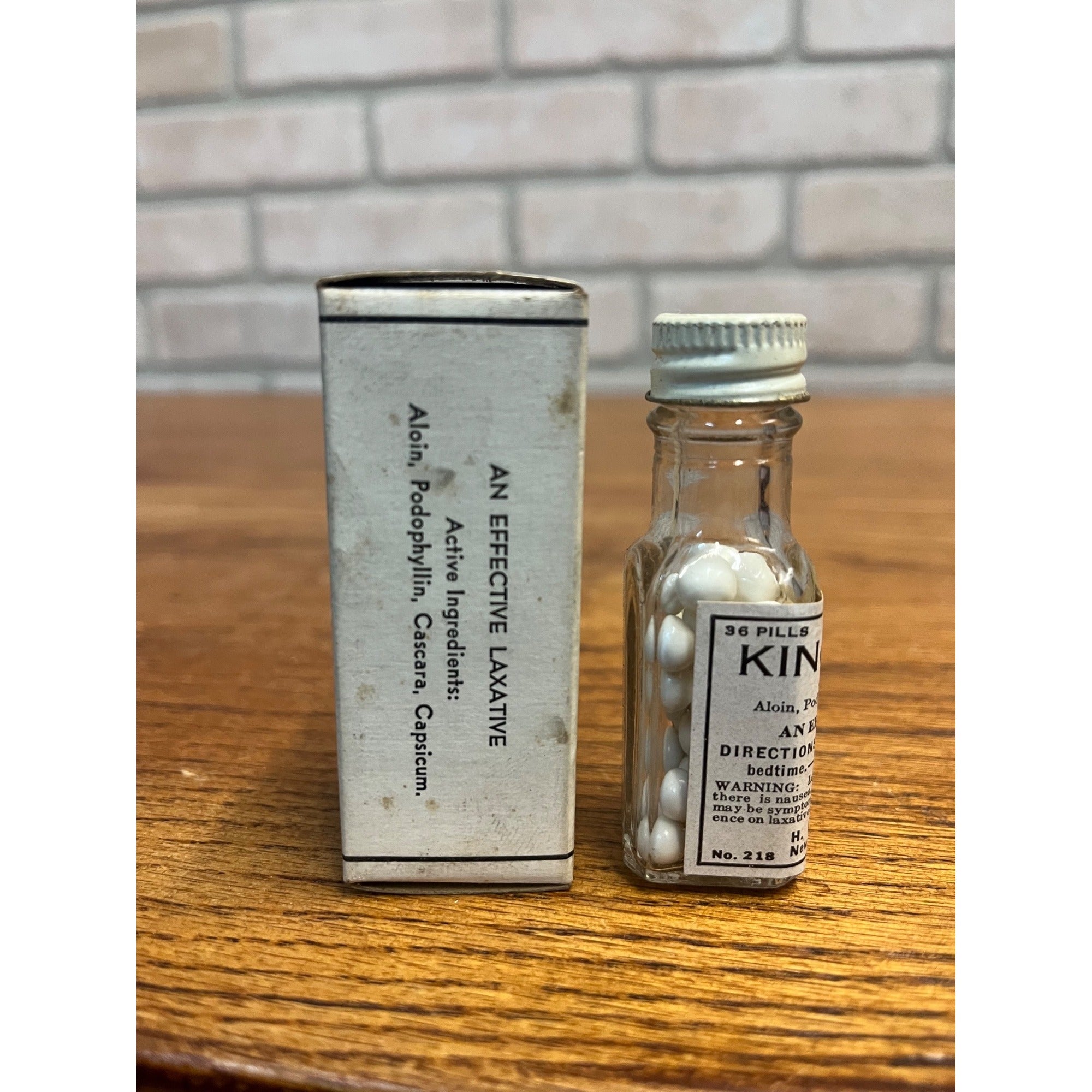 Vintage King's Pills Laxative H. E. Bucklen & Co. Advertising Box & Bottle