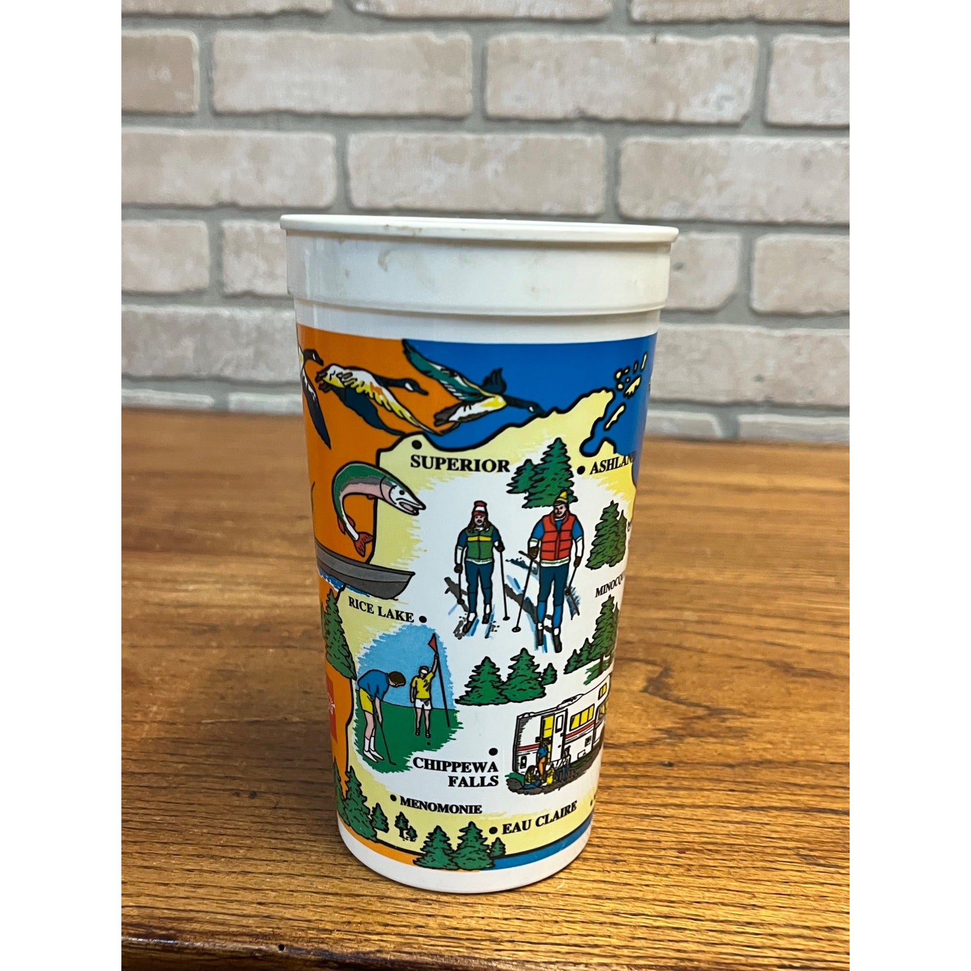 Vintage 1980s Coca Cola Wisconsin 4-Season Vactionland Souvenir Plastic Cup