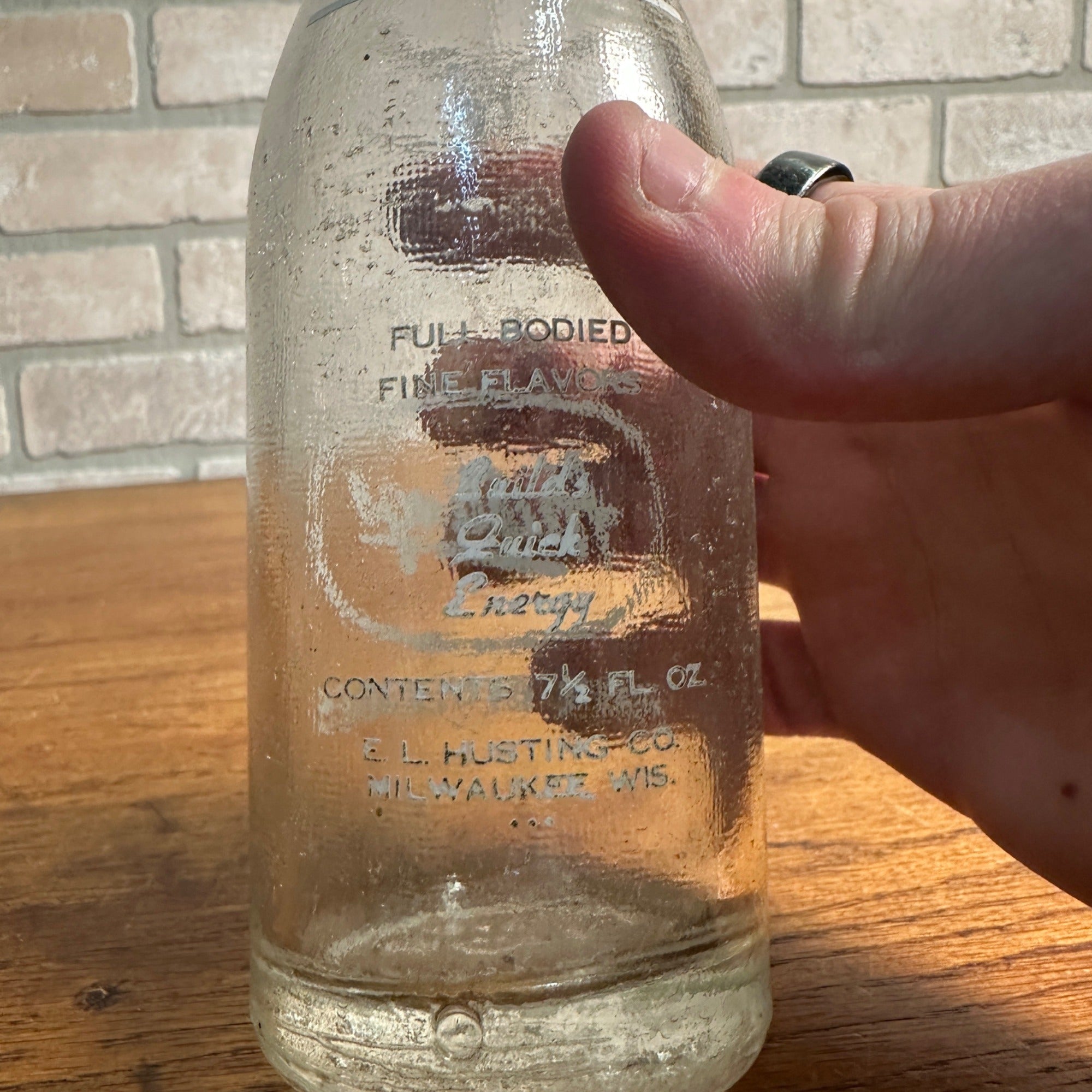 Vintage 1960s Hustings Finer Beverages Milwaukee Wisconsin ACL Soda Bottle
