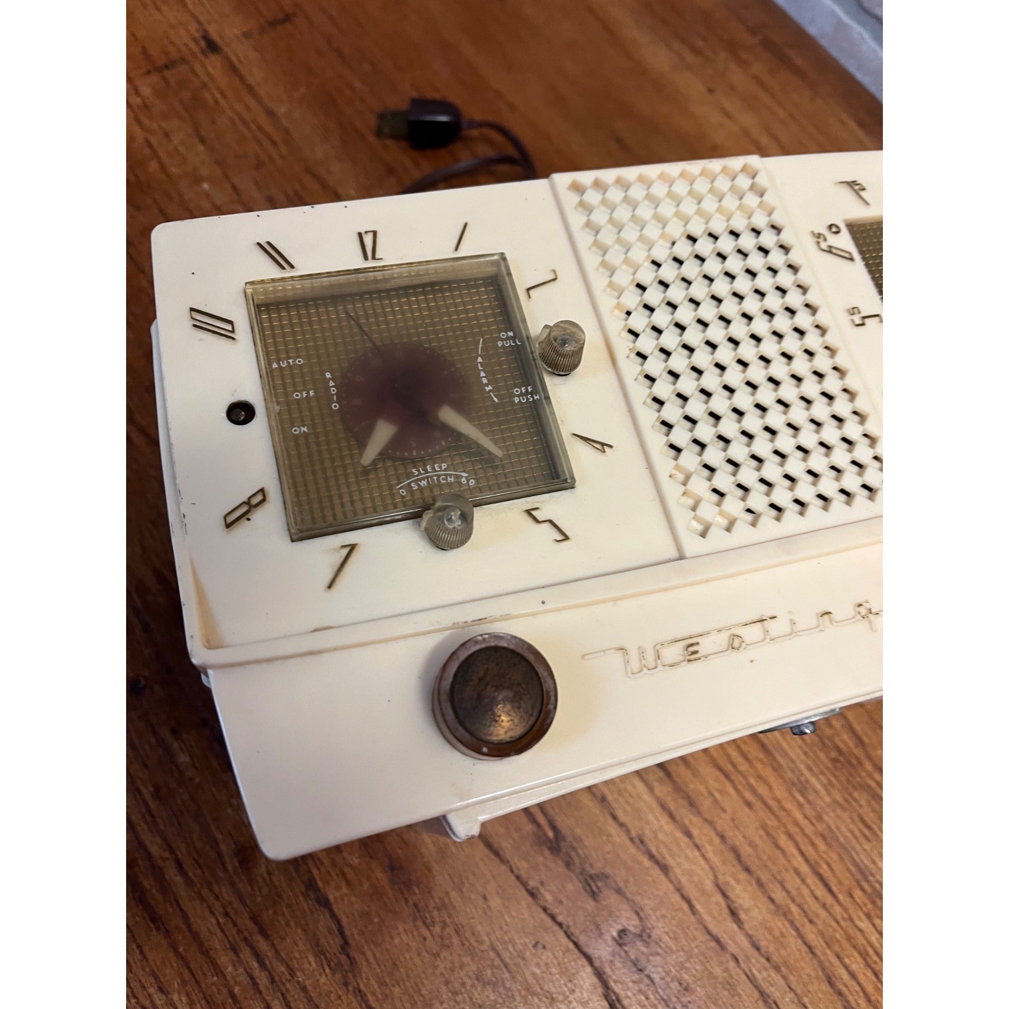 Vintage 1950s Westinghouse Alarm Clock & Tube Radio Model H-392T5 Plastic
