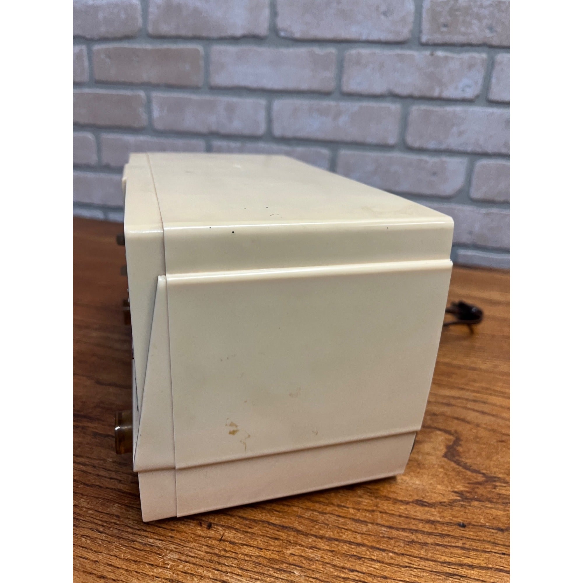 Vintage 1950s Westinghouse Alarm Clock & Tube Radio Model H-392T5 Plastic
