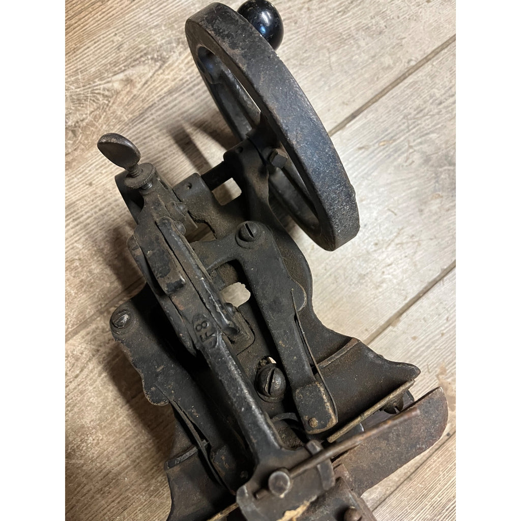 Antique American No. 1 Band Saw Blade Tooth Setter Hand Crank Tool