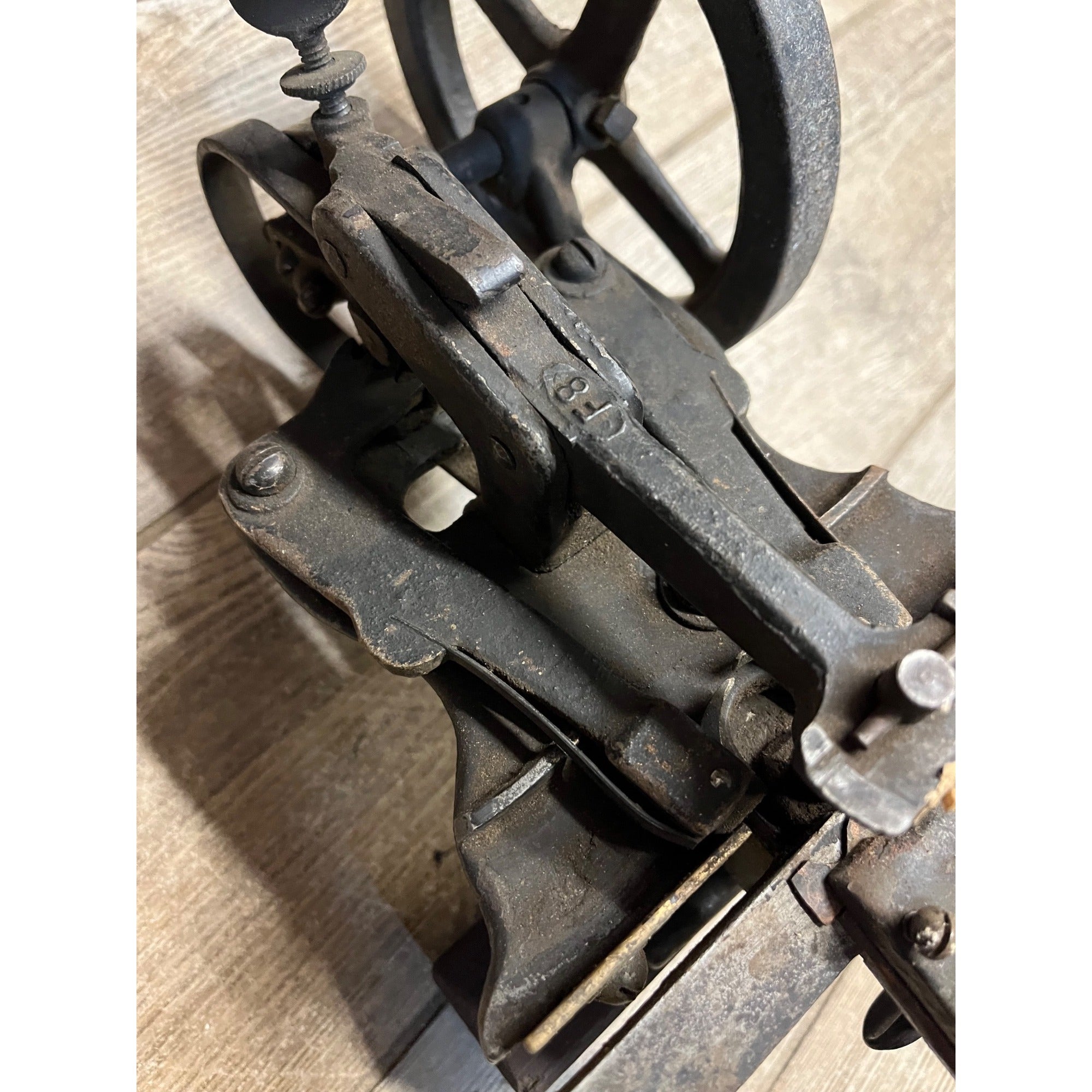 Antique American No. 1 Band Saw Blade Tooth Setter Hand Crank Tool