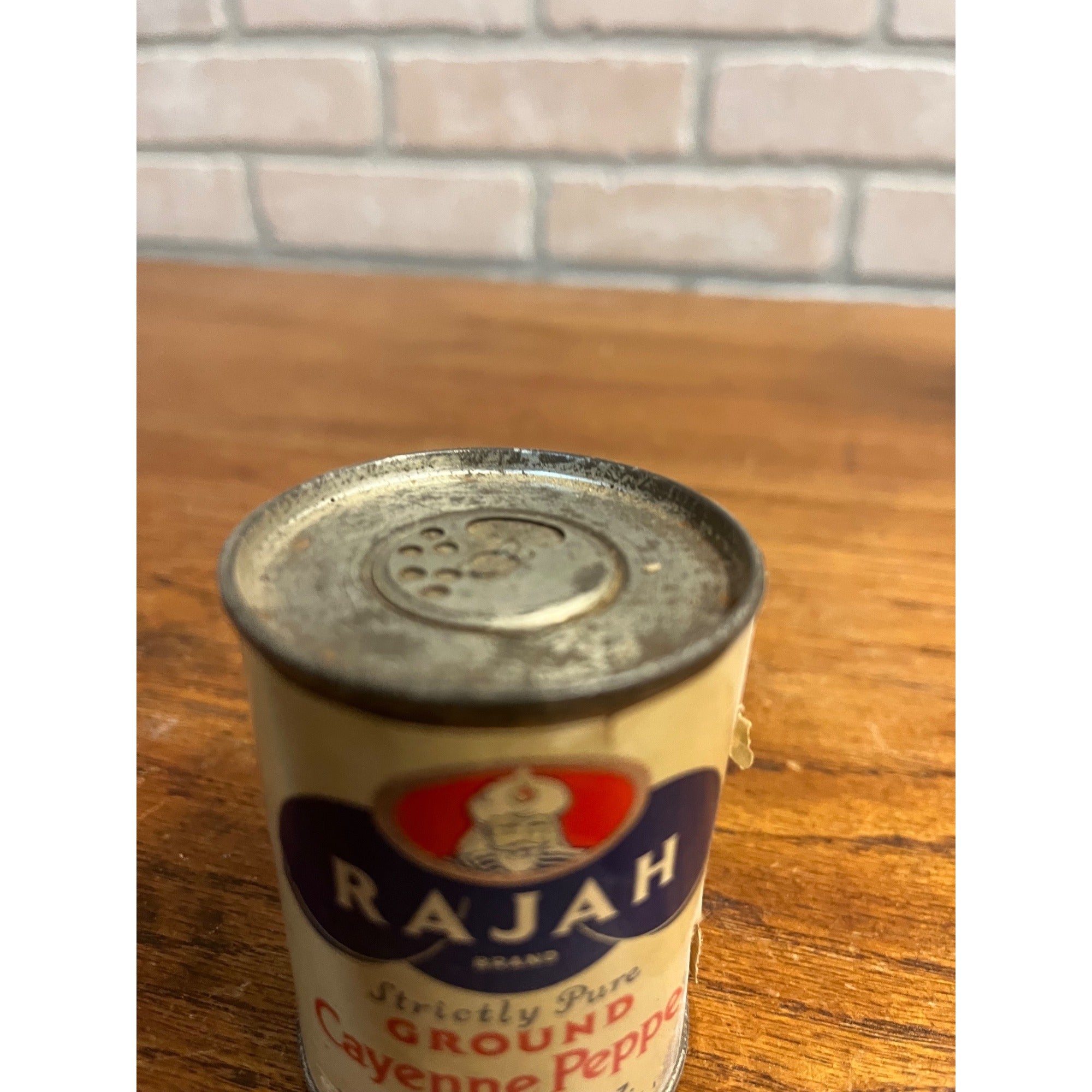 Vintage Rajah Brand Pepper ROUND Spice Tin Kitchen Decor