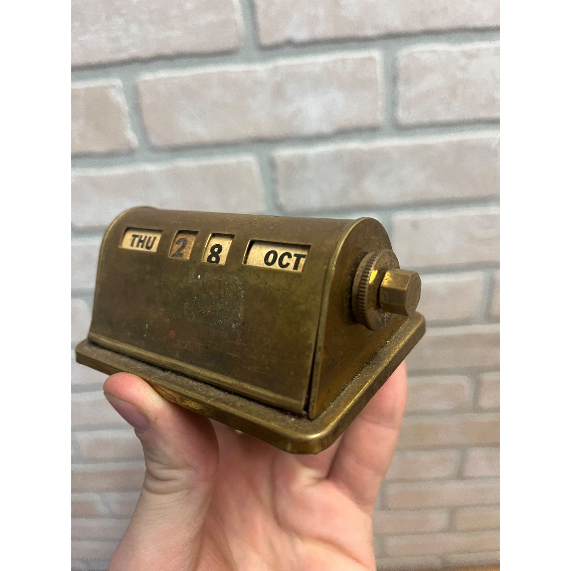 Vintage Perpetual Flip Mechanical Desktop Calendar Brass