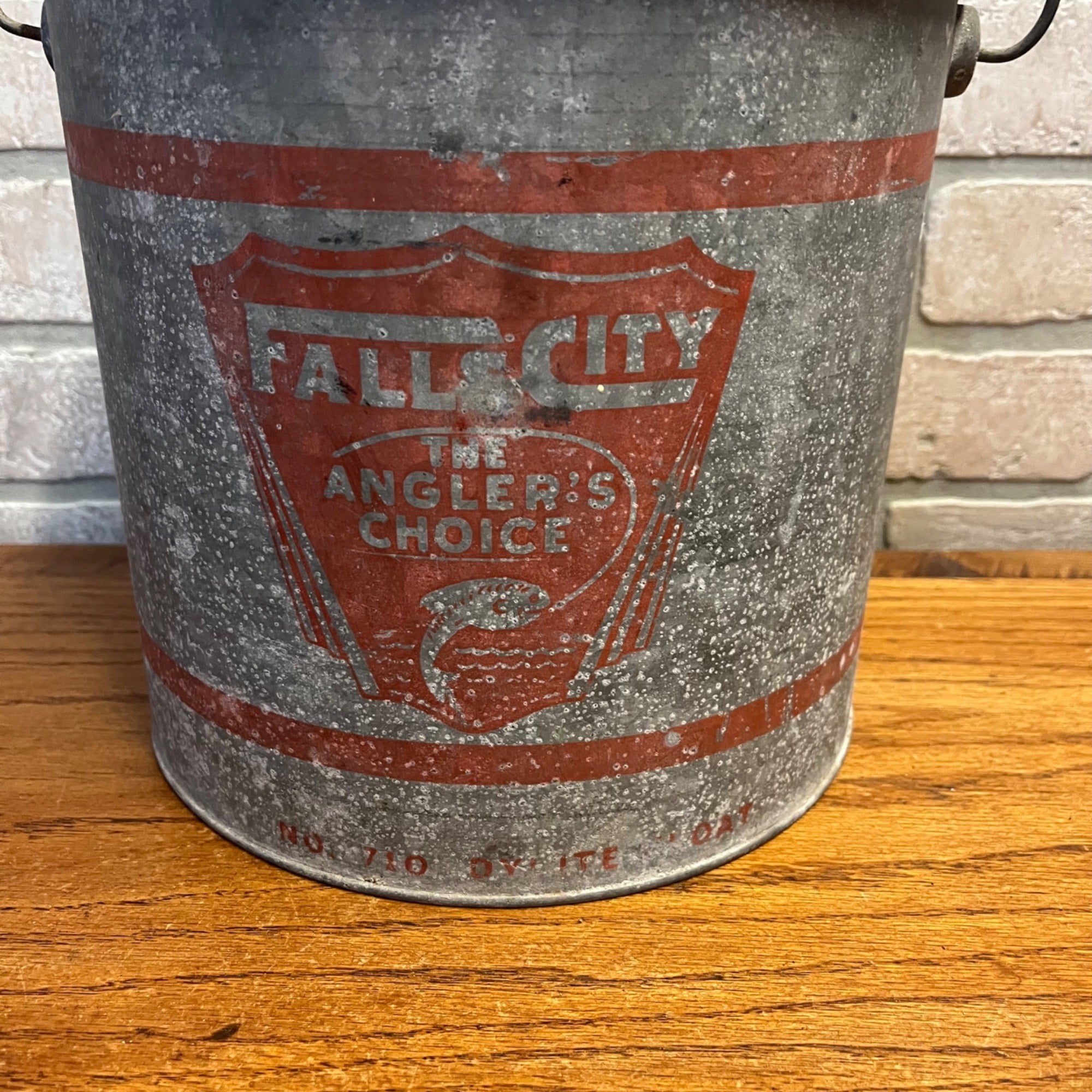 Vintage Metal Falls City Minnow Bucket With Lid and Wire Handle With Natural Wood Grip Primitive Cabin Decor
