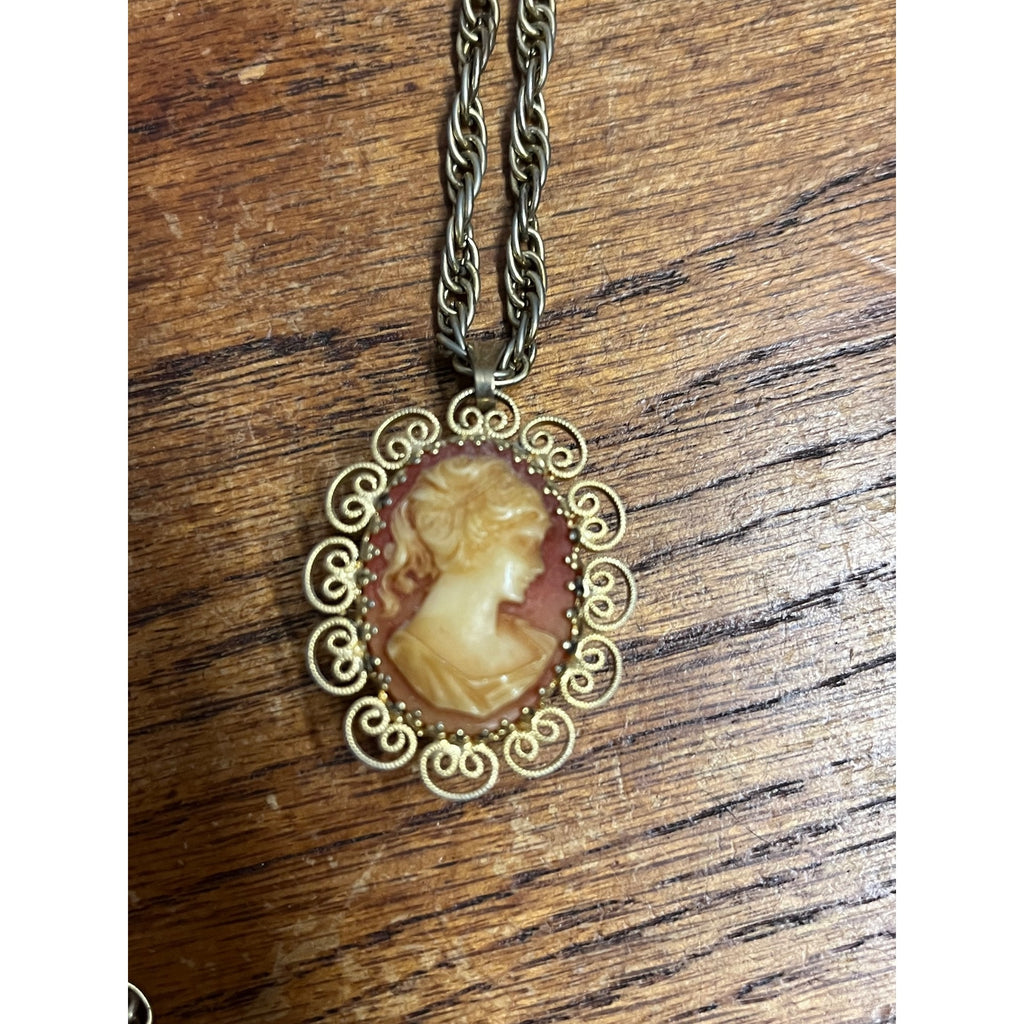 Vintage Andre Rivalle Gold Tone Cameo Watch Pendant Necklace 17 Jewel - Repair