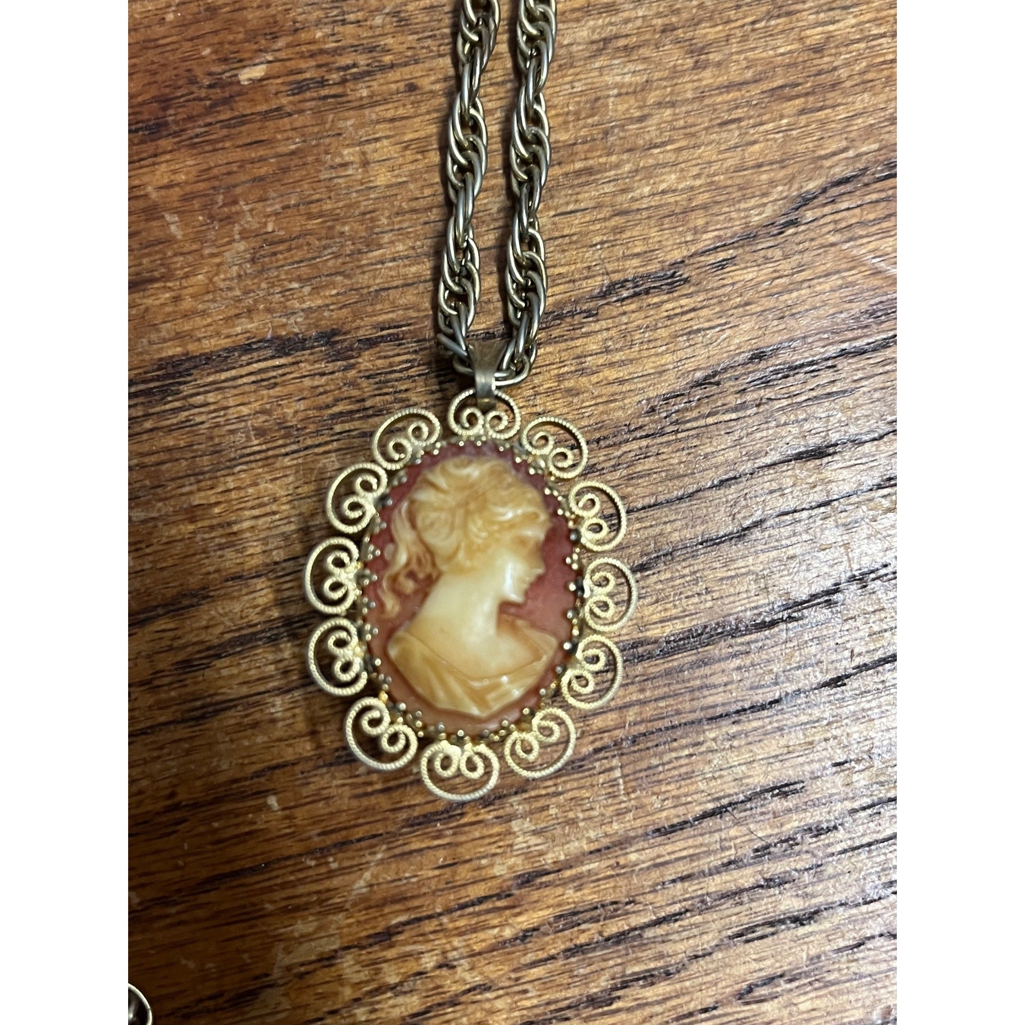 Vintage Andre Rivalle Gold Tone Cameo Watch Pendant Necklace 17 Jewel - Repair