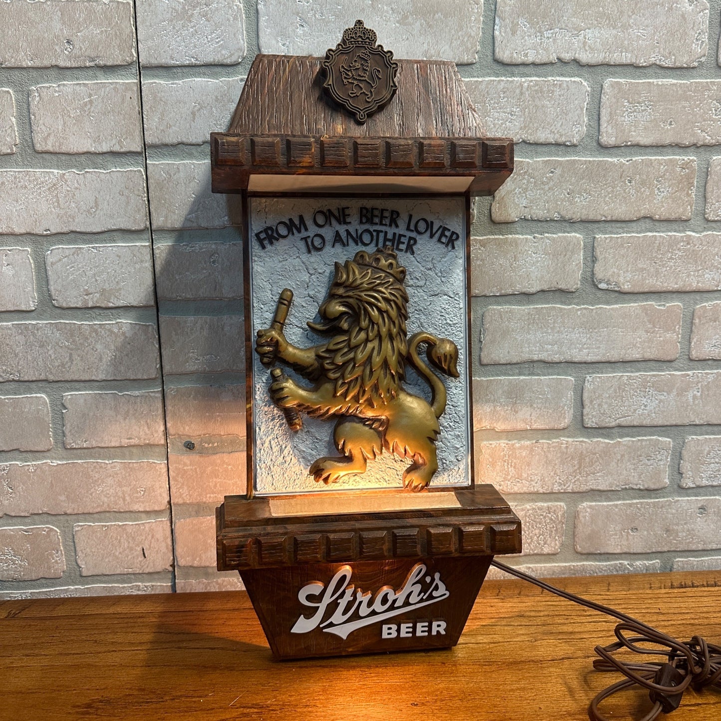 Vintage 1980s Stroh's Beer Lighted Bar Advertising Sign 3D Lion 21" Beer Lover