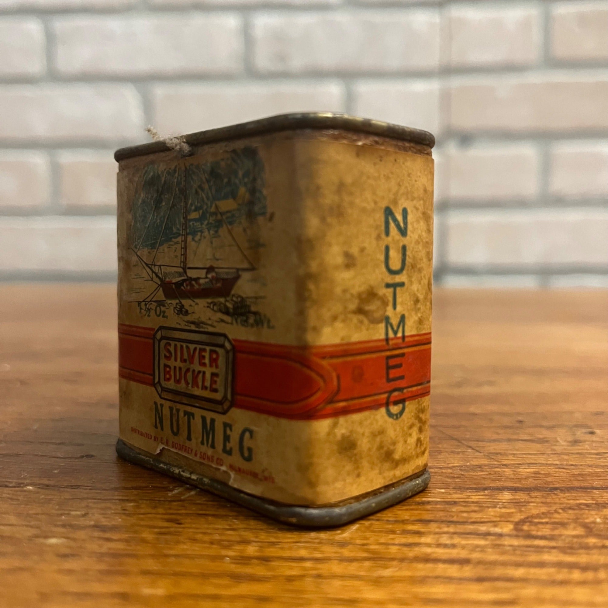 Vintage Silver Buckle Godfrey Milwaukee Wis Nutmeg Ship Boat Spice Tin Kitchen