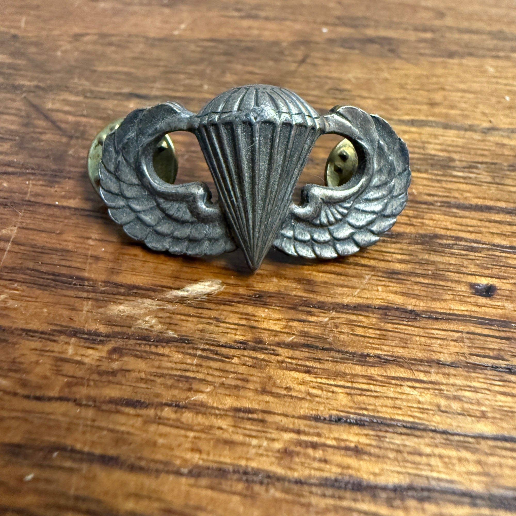 Vintage WWII US Army Airborne Paratrooper Jump Wings Badge Pin Parachutist