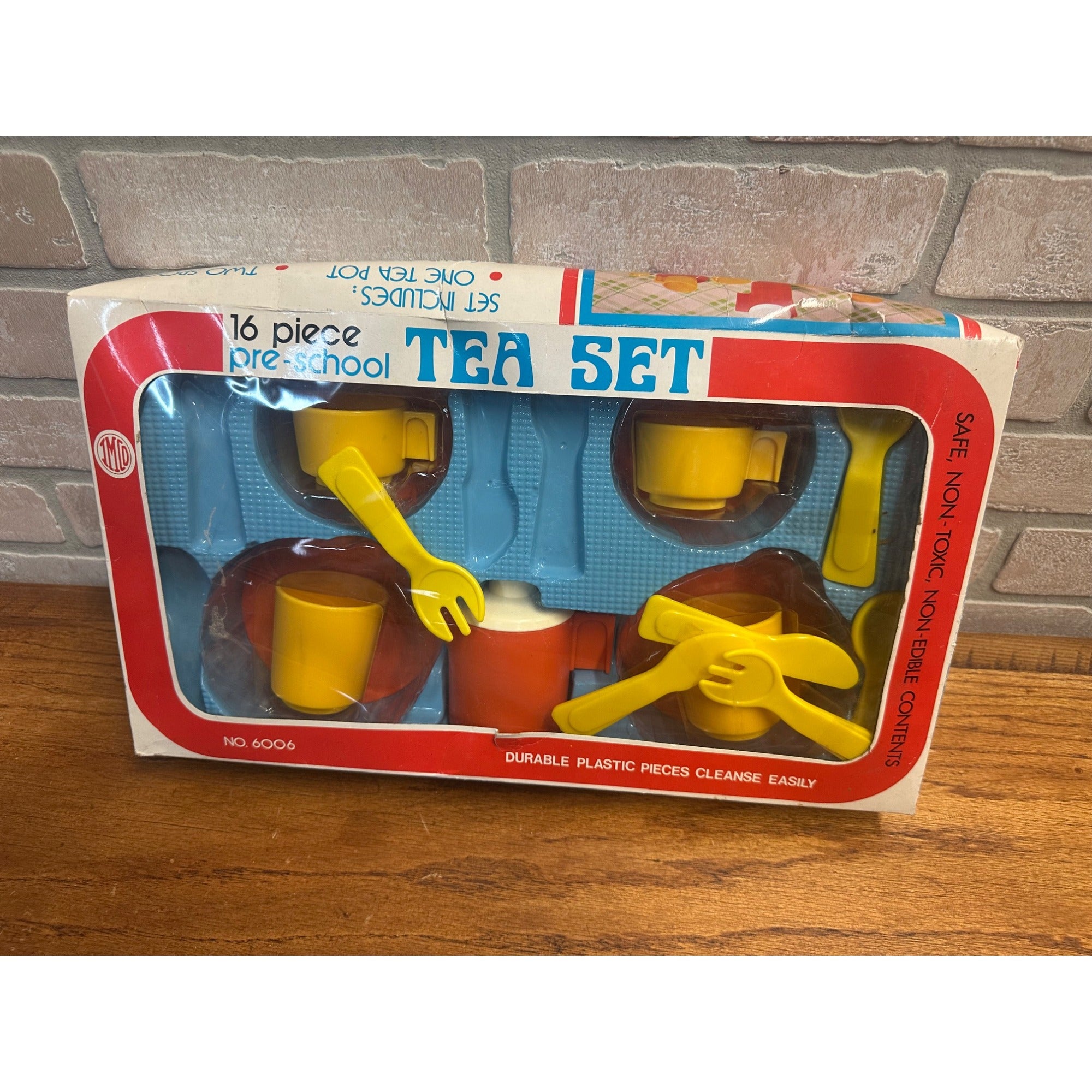 Vintage 1970s 16-Piece PreSchool Plastic Child's Tea Set NEW NOS Box IMCO
