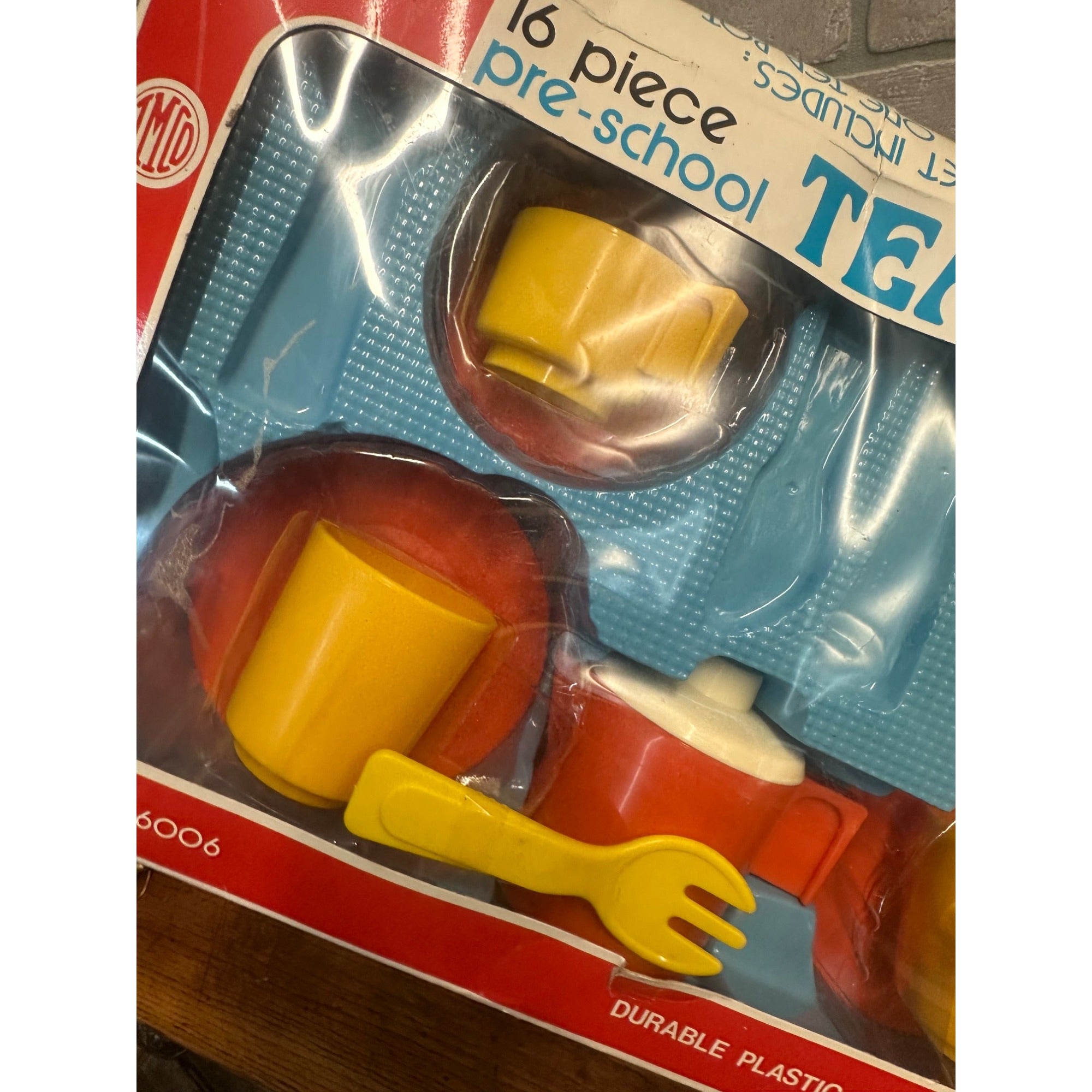 Vintage 1970s 16-Piece PreSchool Plastic Child's Tea Set NEW NOS Box IMCO