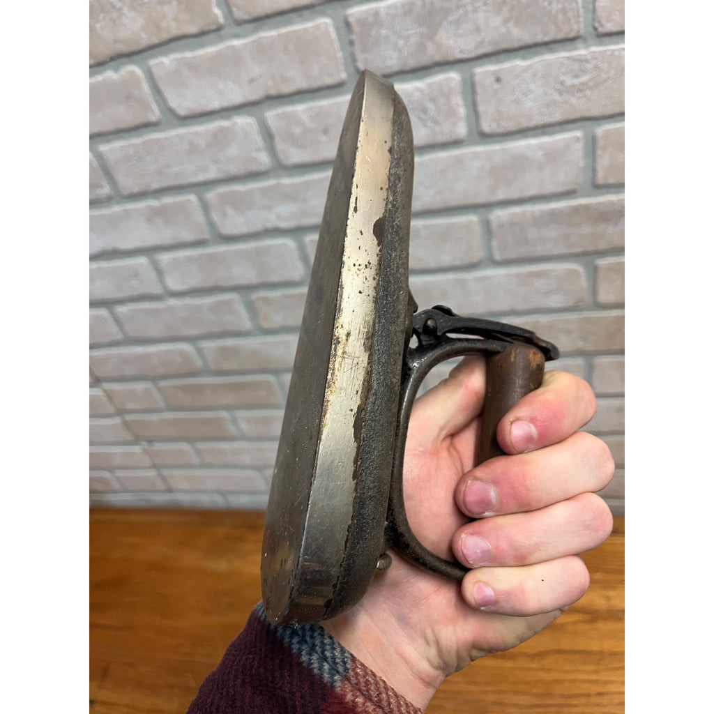 Vintage/Antique Sensible Sad Iron Number 5 with Removable Handle Collar Sleeves