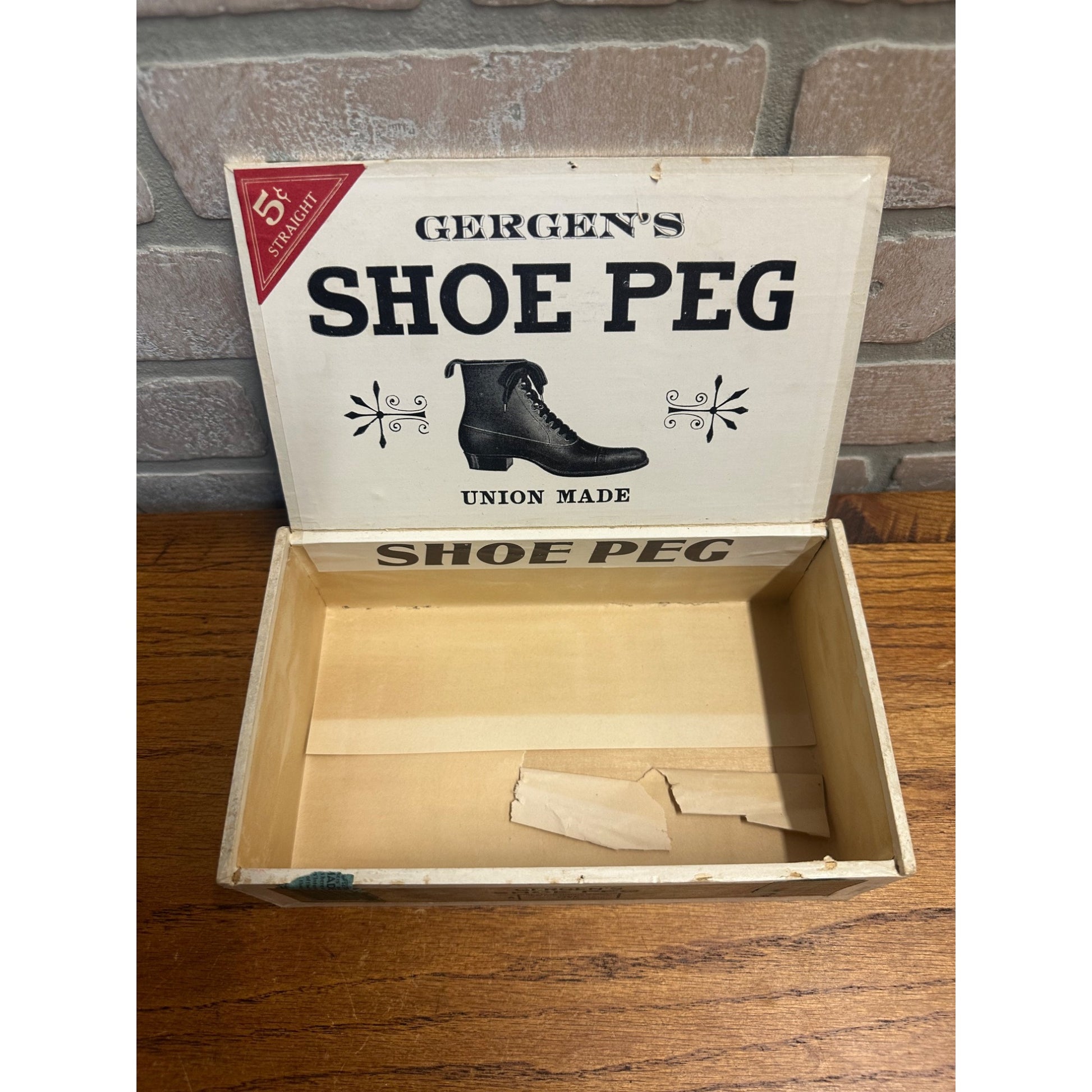 Vintage Gergen's Shoe Peg Cigar Wooden Box Advertising Display Wisconsin