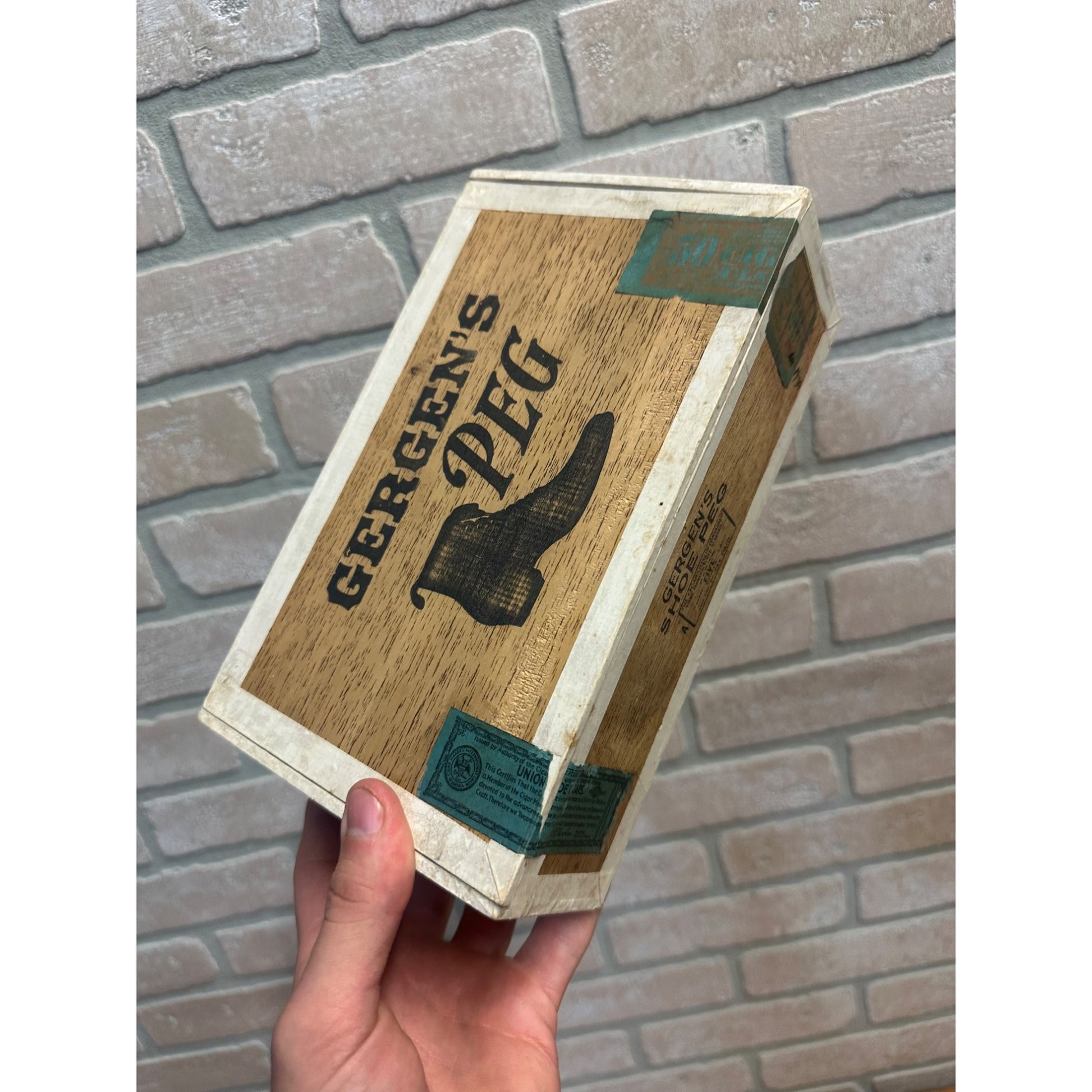 Vintage Gergen's Shoe Peg Cigar Wooden Box Advertising Display Wisconsin