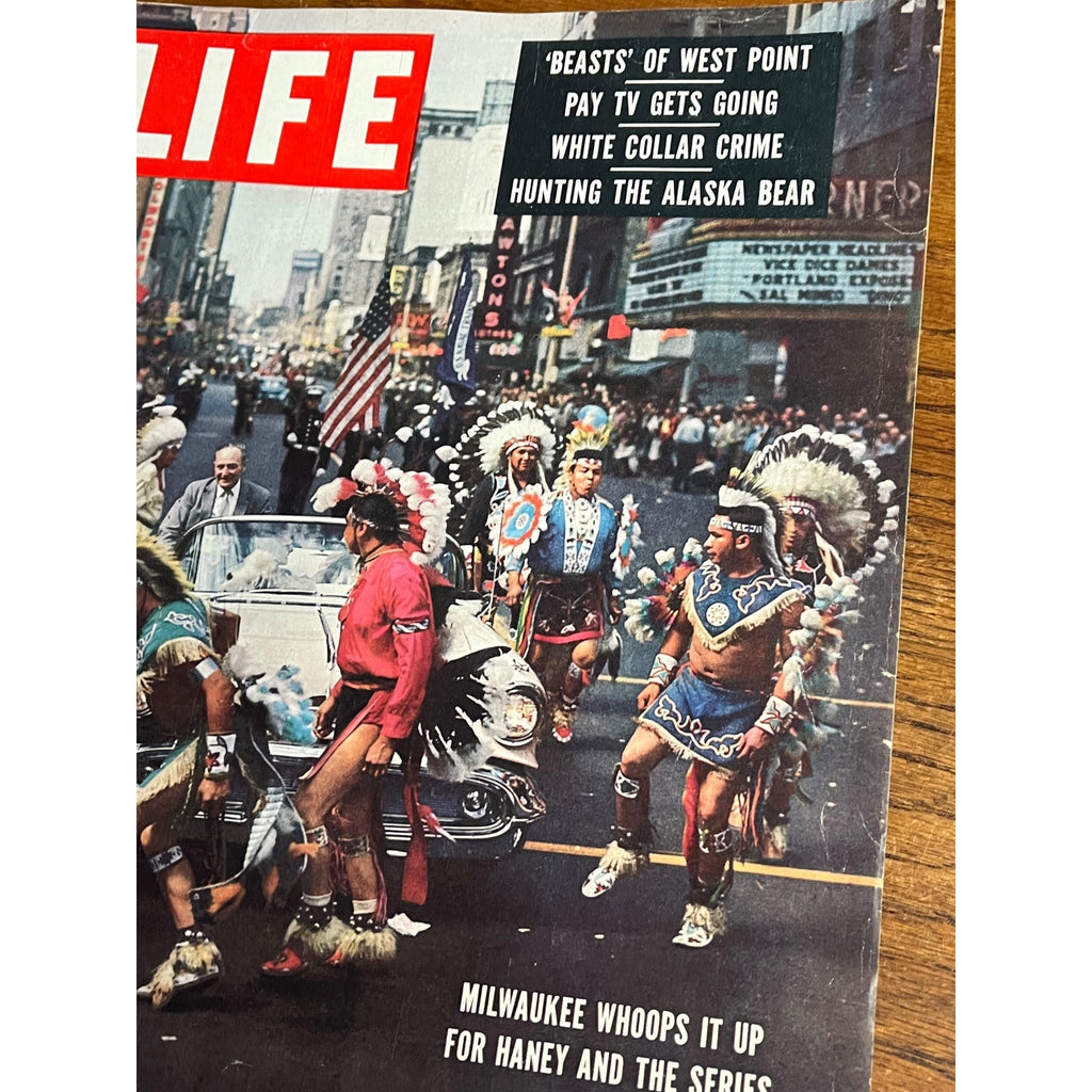 1957 October 14 Life Magazine - Milwaukee Braves World Series Parade Whoops
