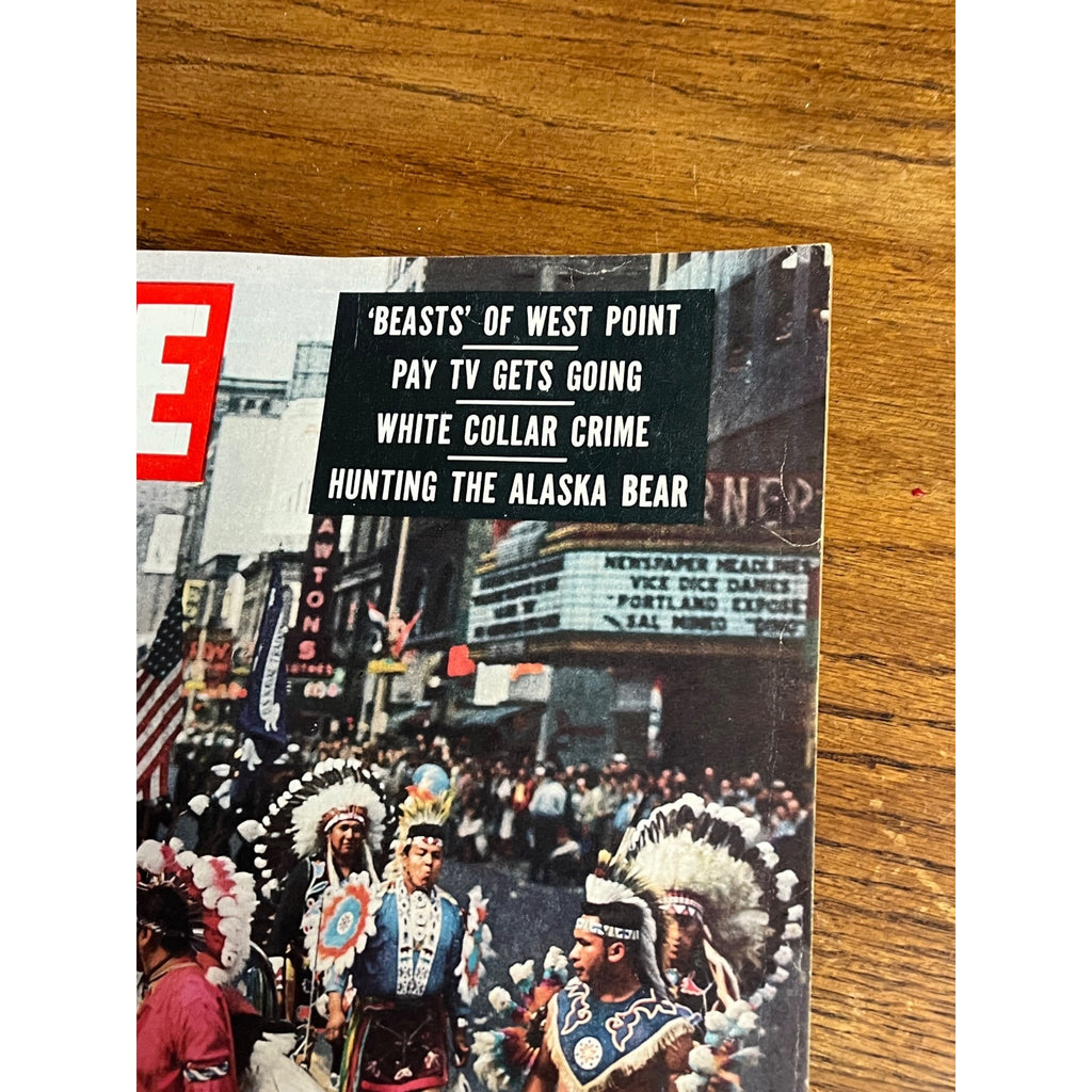 1957 October 14 Life Magazine - Milwaukee Braves World Series Parade Whoops