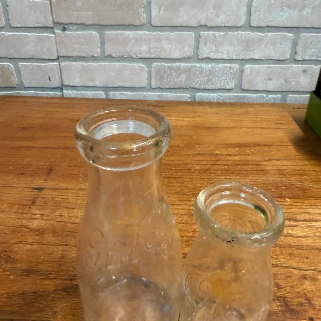 Pair Gridley Dairy Milwaukee Wis Pint & Half Pint Dairy Milk Bottle Embossed