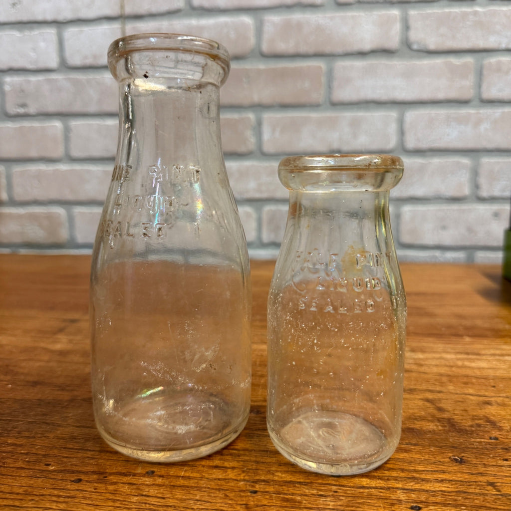Pair Gridley Dairy Milwaukee Wis Pint & Half Pint Dairy Milk Bottle Embossed