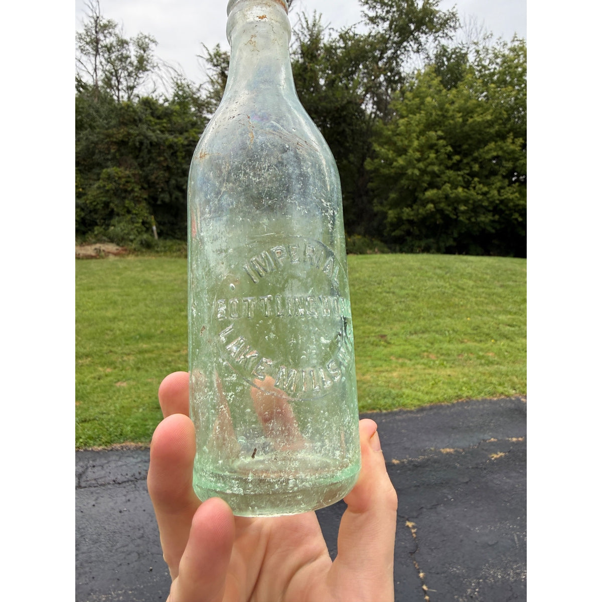 Scarce Imperial Bottling Works Lake Mills, Wisconsin 1910s Crown Top Soda Bottle Wis