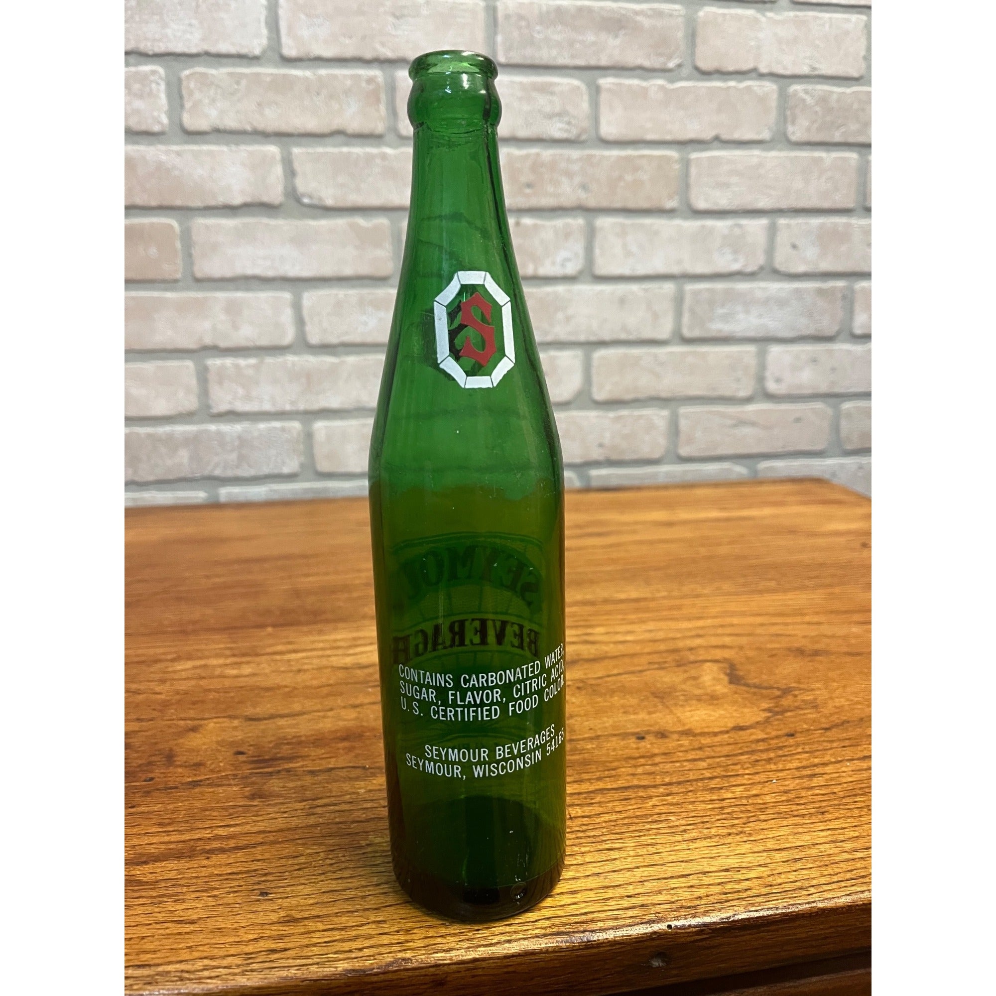 Vintage Seymour Beverages ACL 16oz GREEN Glass Soda Bottle Wisconsin Wis WI