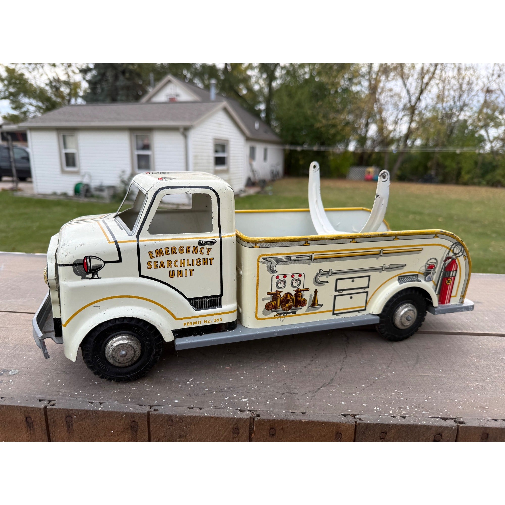 Vintage Marx Emergency Searchlight Unit Truck Tin Litho Metal Toy 17.5"