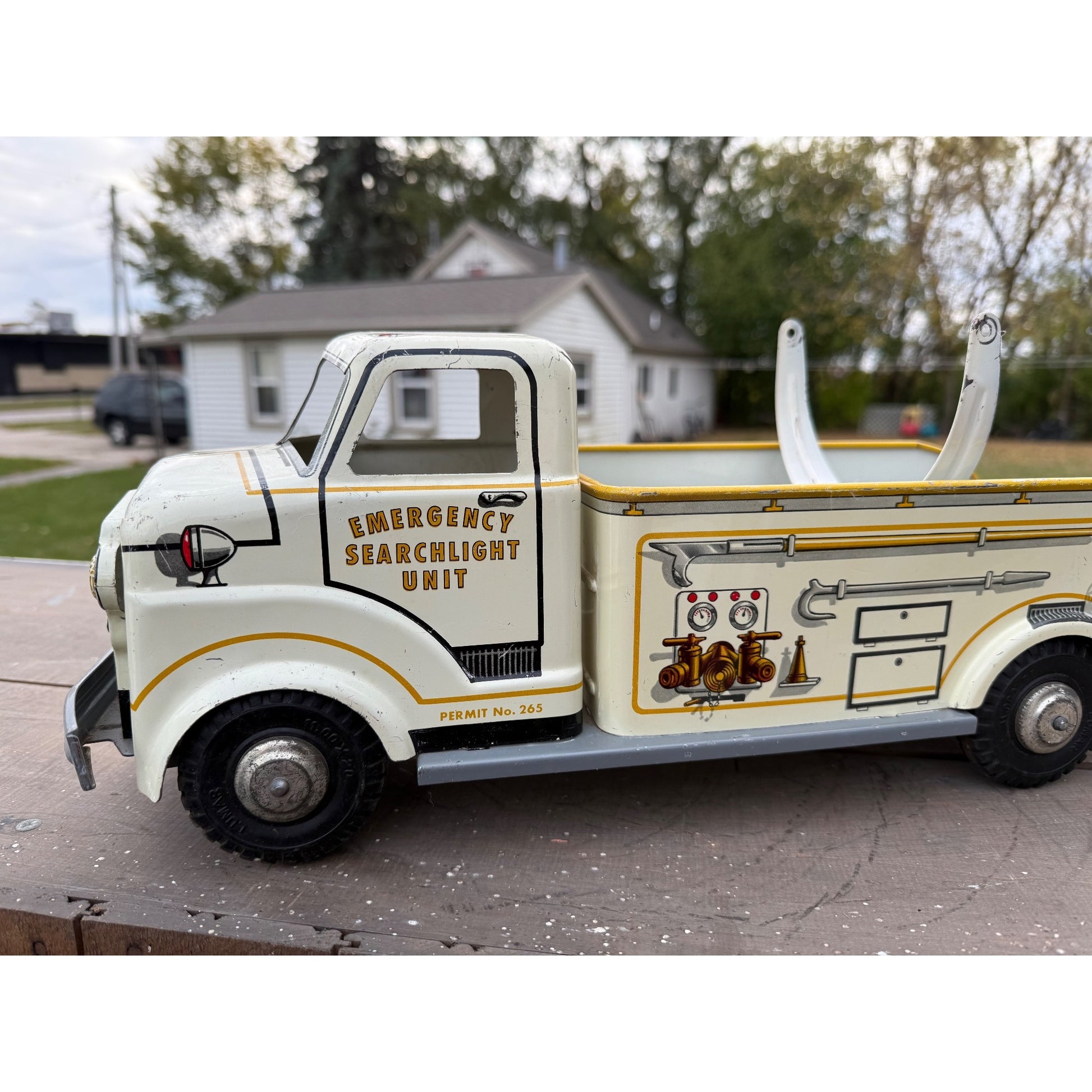 Vintage Marx Emergency Searchlight Unit Truck Tin Litho Metal Toy 17.5"
