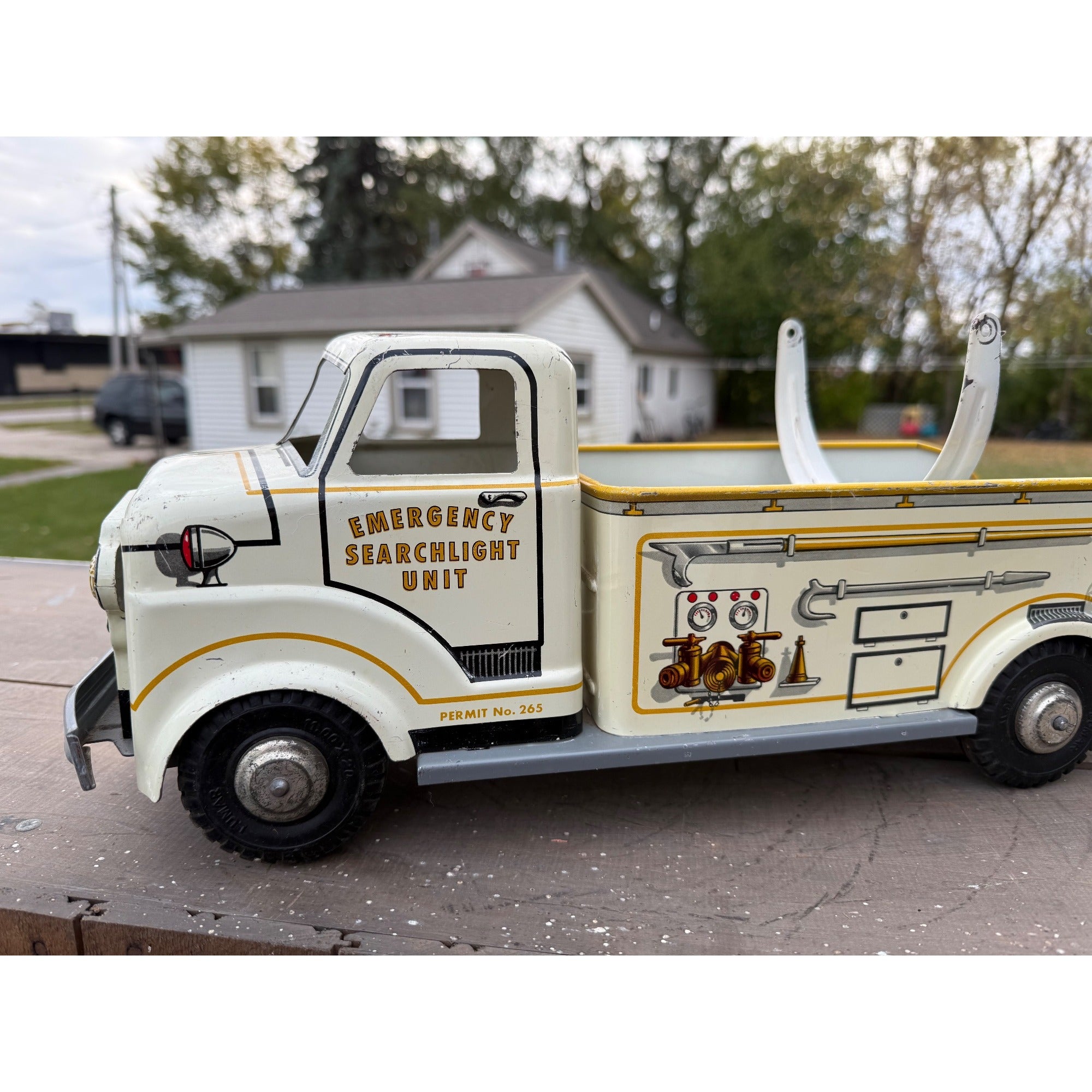 Vintage Marx Emergency Searchlight Unit Truck Tin Litho Metal Toy 17.5"