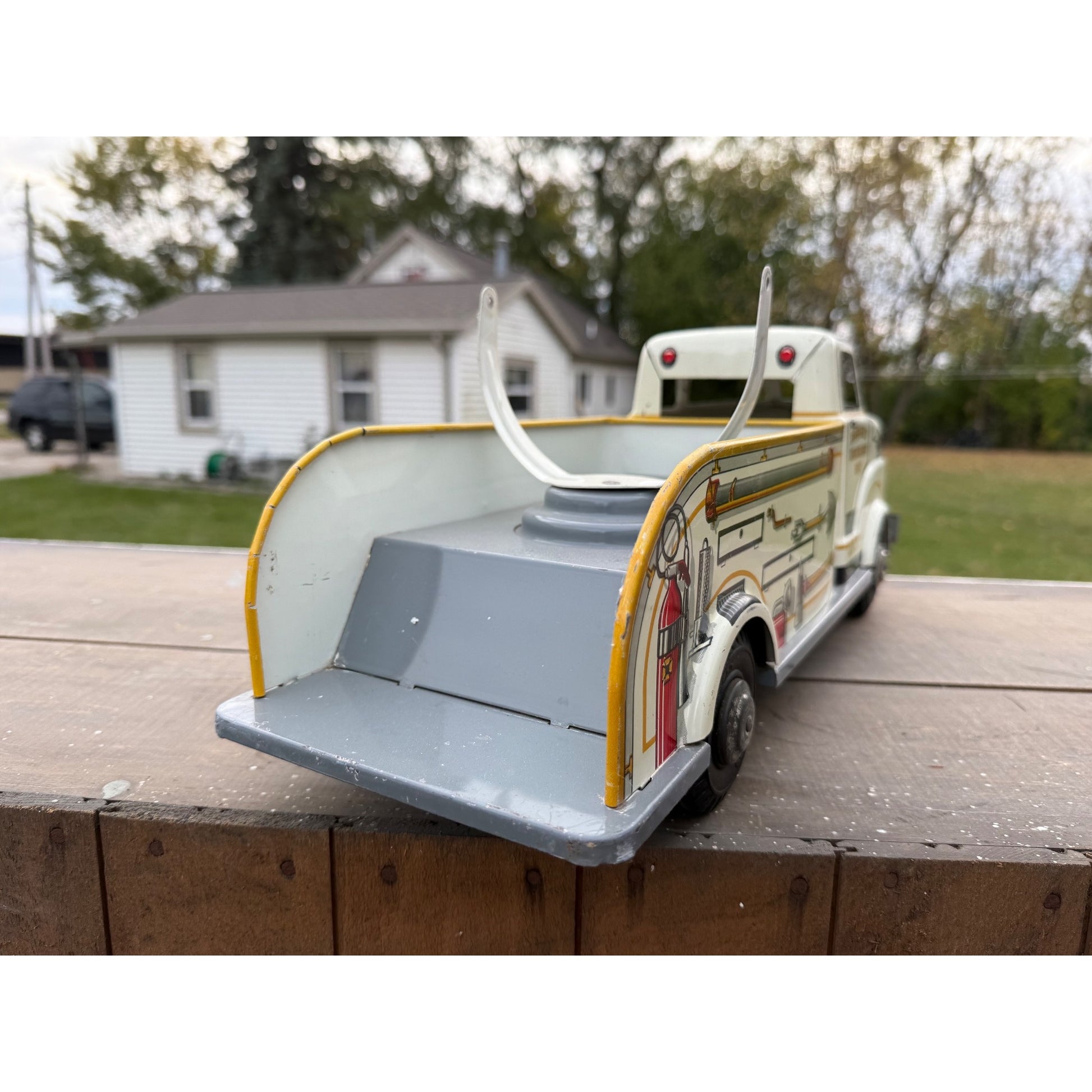 Vintage Marx Emergency Searchlight Unit Truck Tin Litho Metal Toy 17.5"