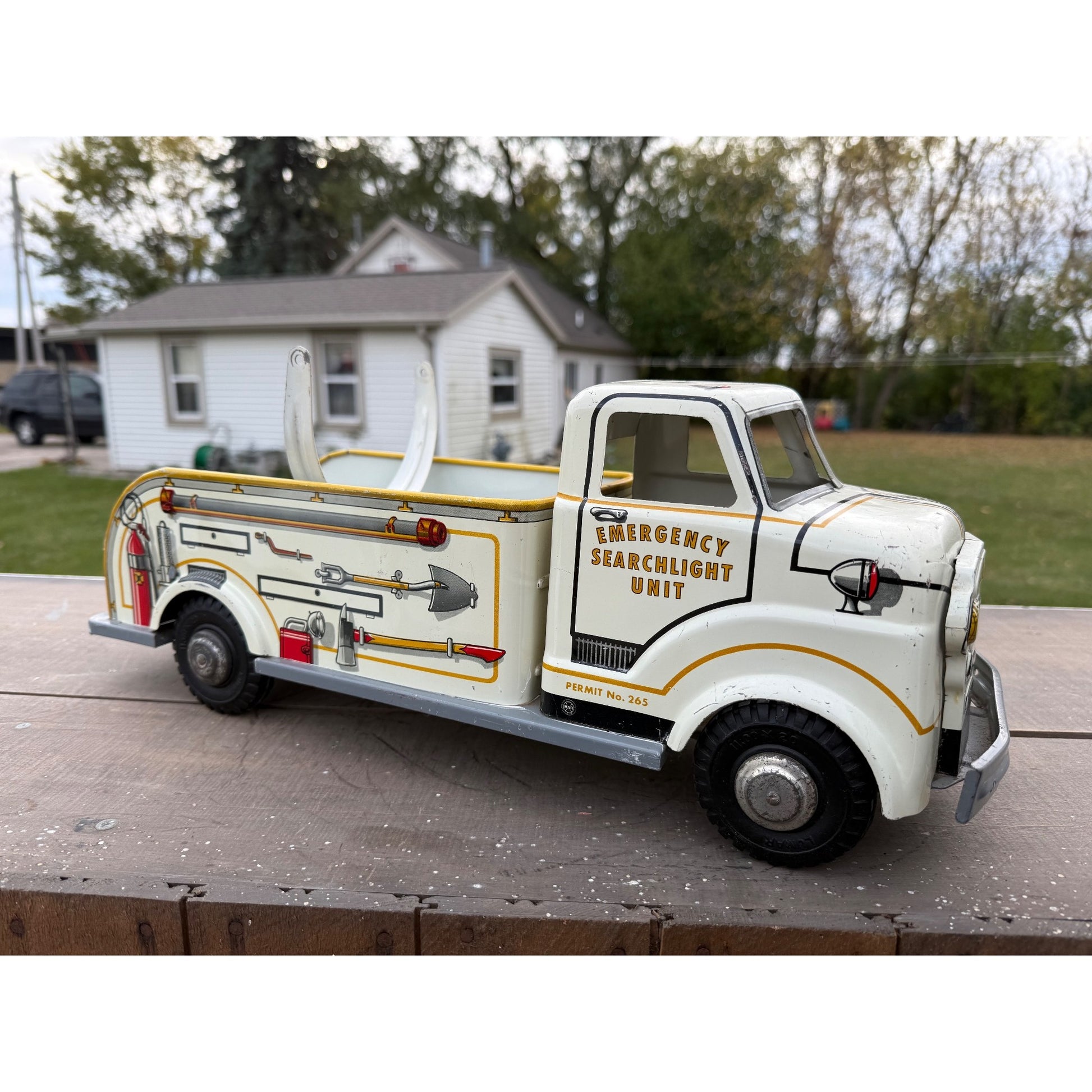 Vintage Marx Emergency Searchlight Unit Truck Tin Litho Metal Toy 17.5"