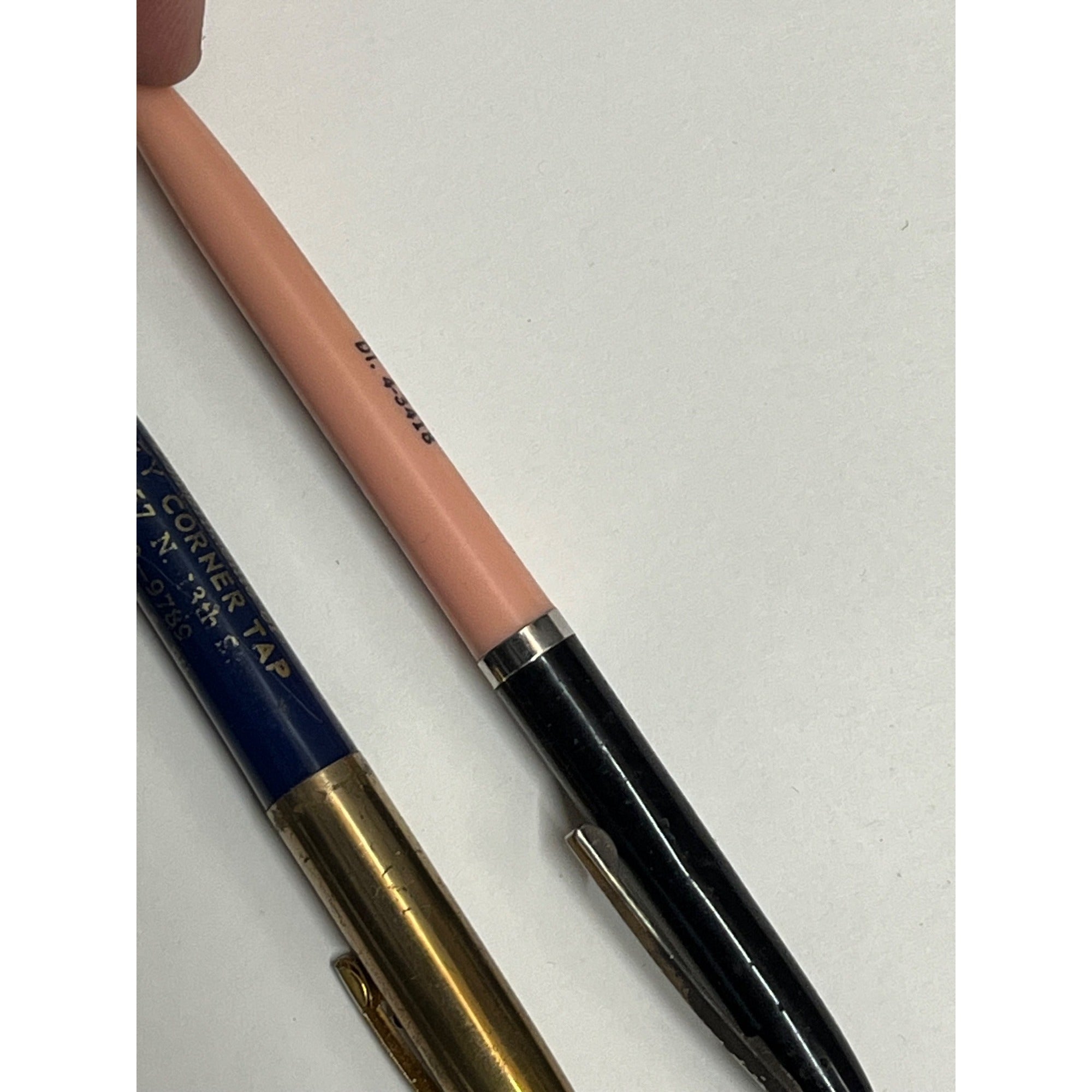 Vintage 1940s Cozy Corner Tap Bar Tavern Milwaukee Wisconsin Advertising Pens