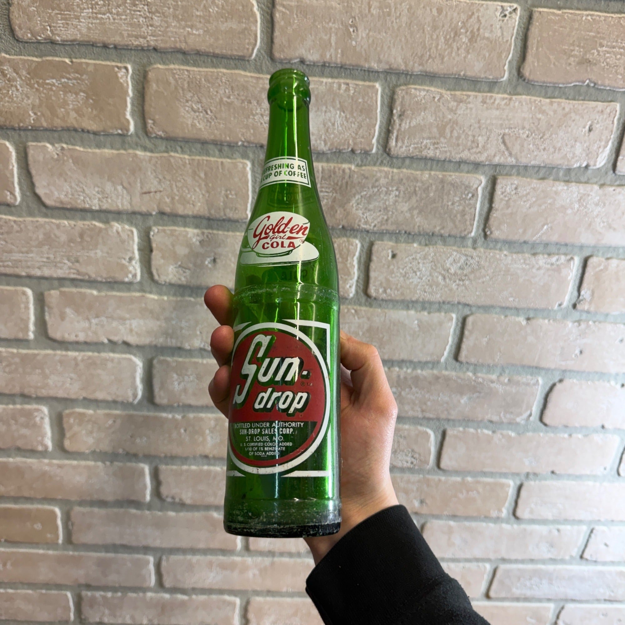 Vintage Sun Drop Golden Girl Cola 14oz Soda Bottle Scarce Green St Louis