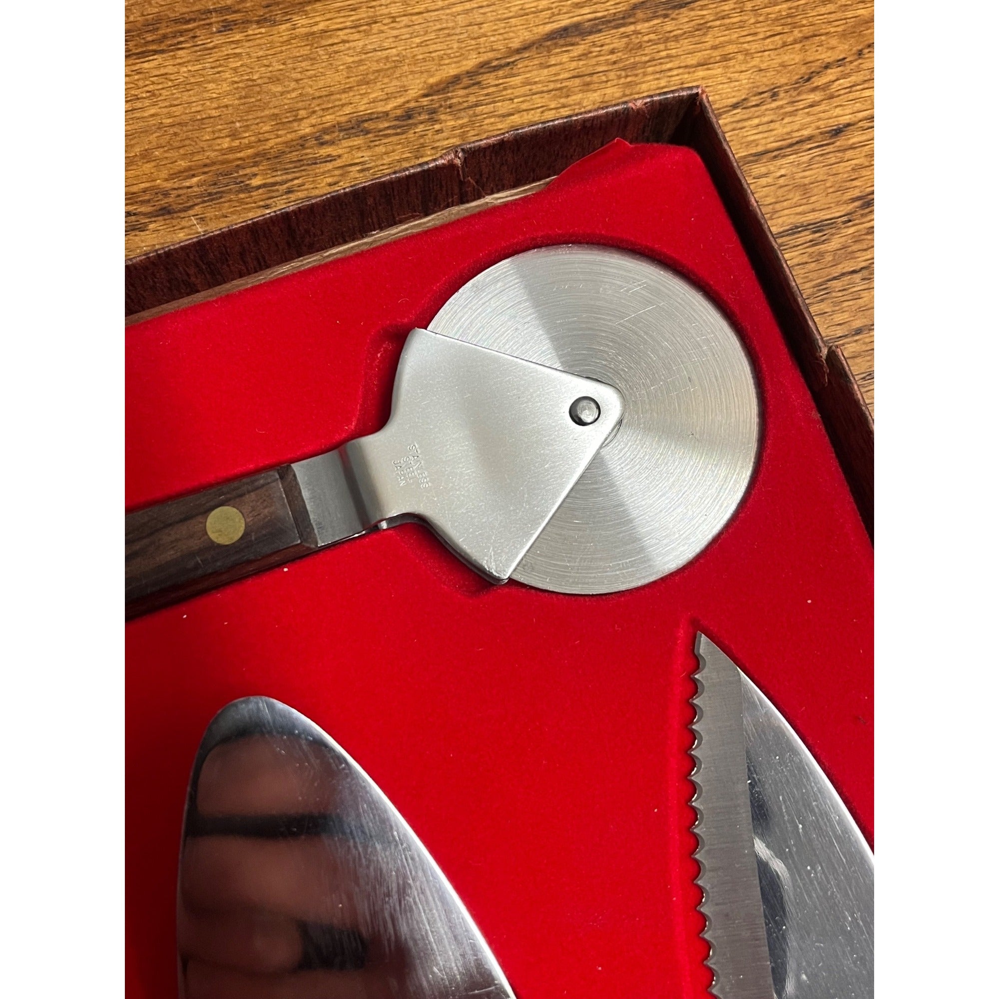 Vintage MCM Burnco Serving Utensil 4pc Set Teak Wood Pizza Cutter Spatula ++