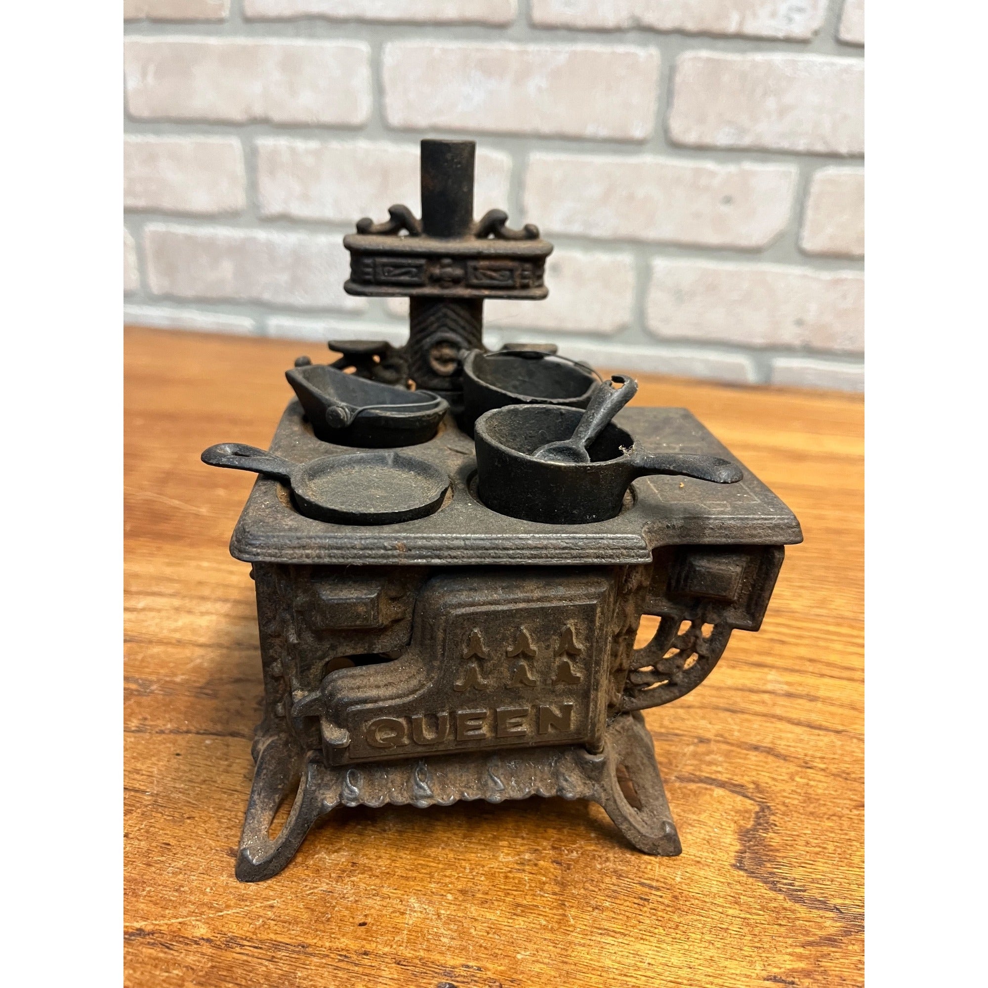 Vintage Antique Cast Iron QUEEN Child's Toy Stove Dollhouse Miniature As-Is
