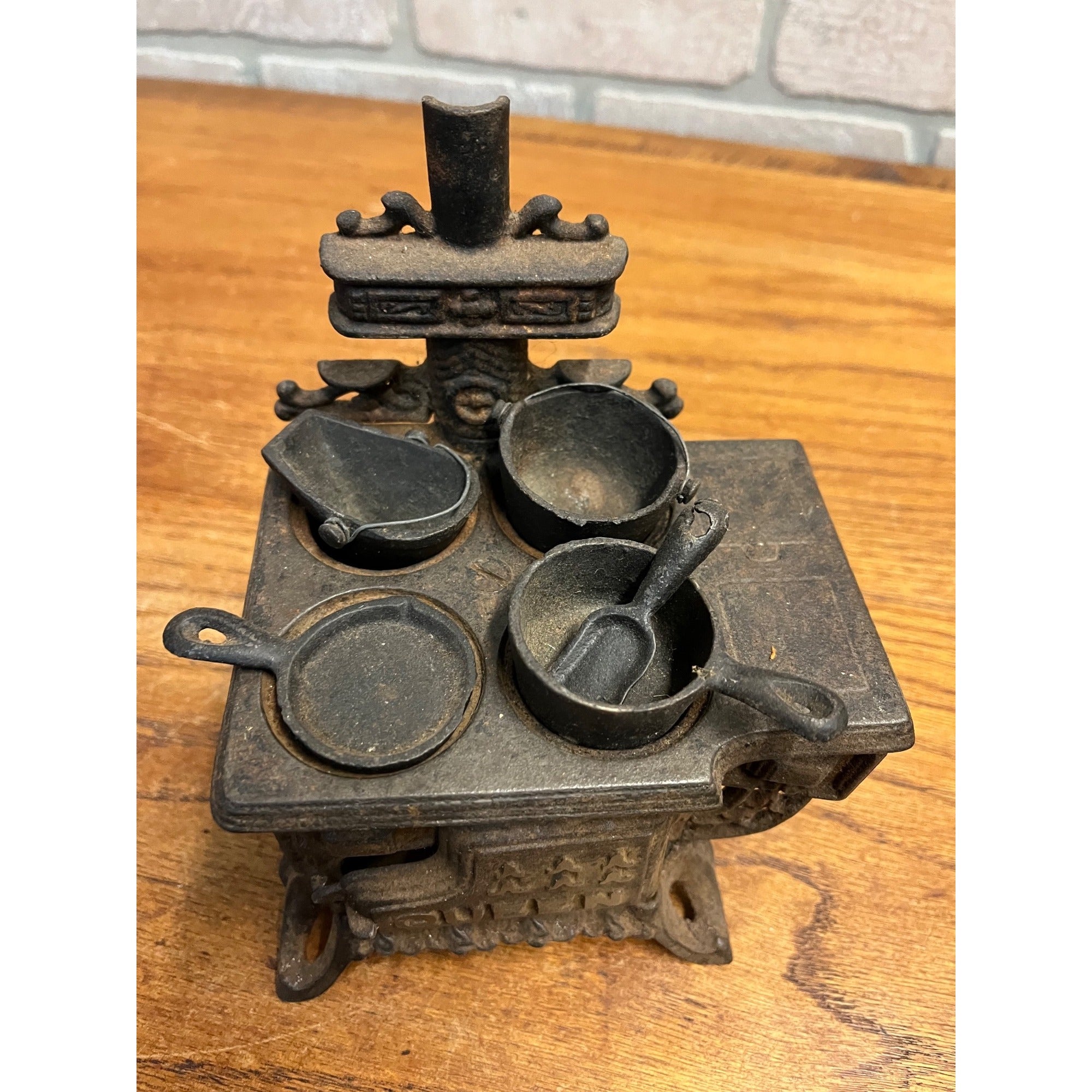 Vintage Antique Cast Iron QUEEN Child's Toy Stove Dollhouse Miniature As-Is