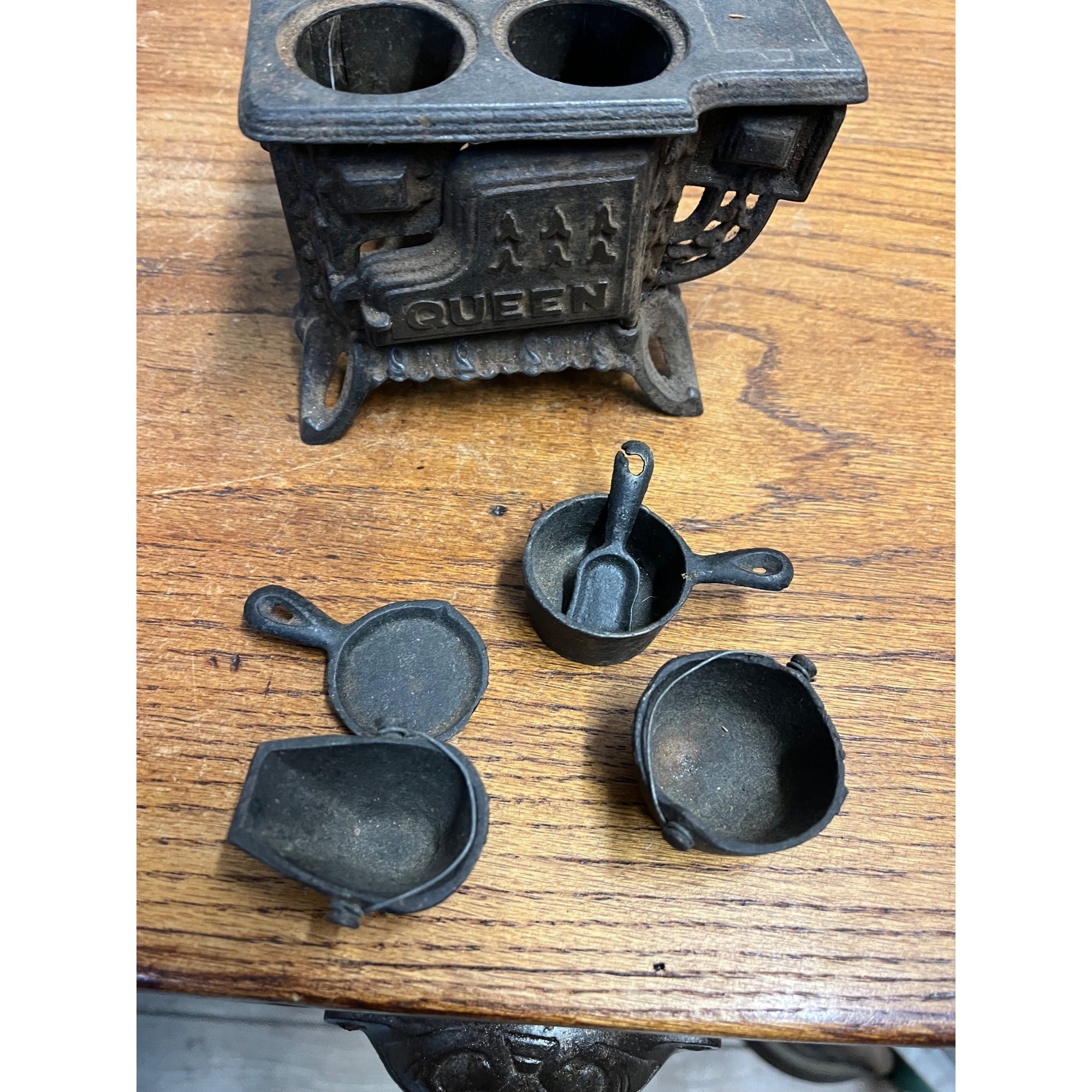 Vintage Antique Cast Iron QUEEN Child's Toy Stove Dollhouse Miniature As-Is