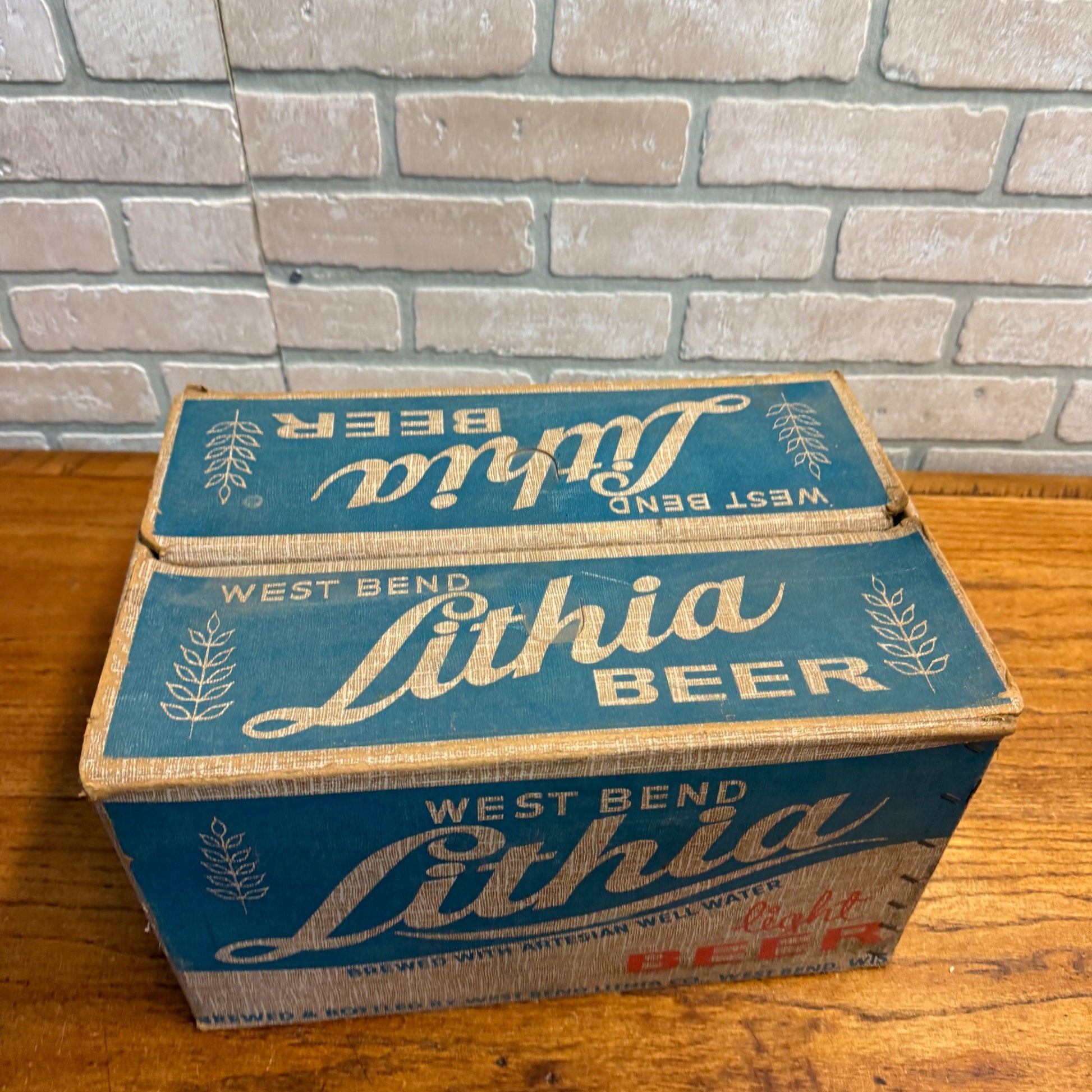 Vintage Beer Crate Lithia Brewing Co Brewery Box West Bend Wisconsin 7oz
