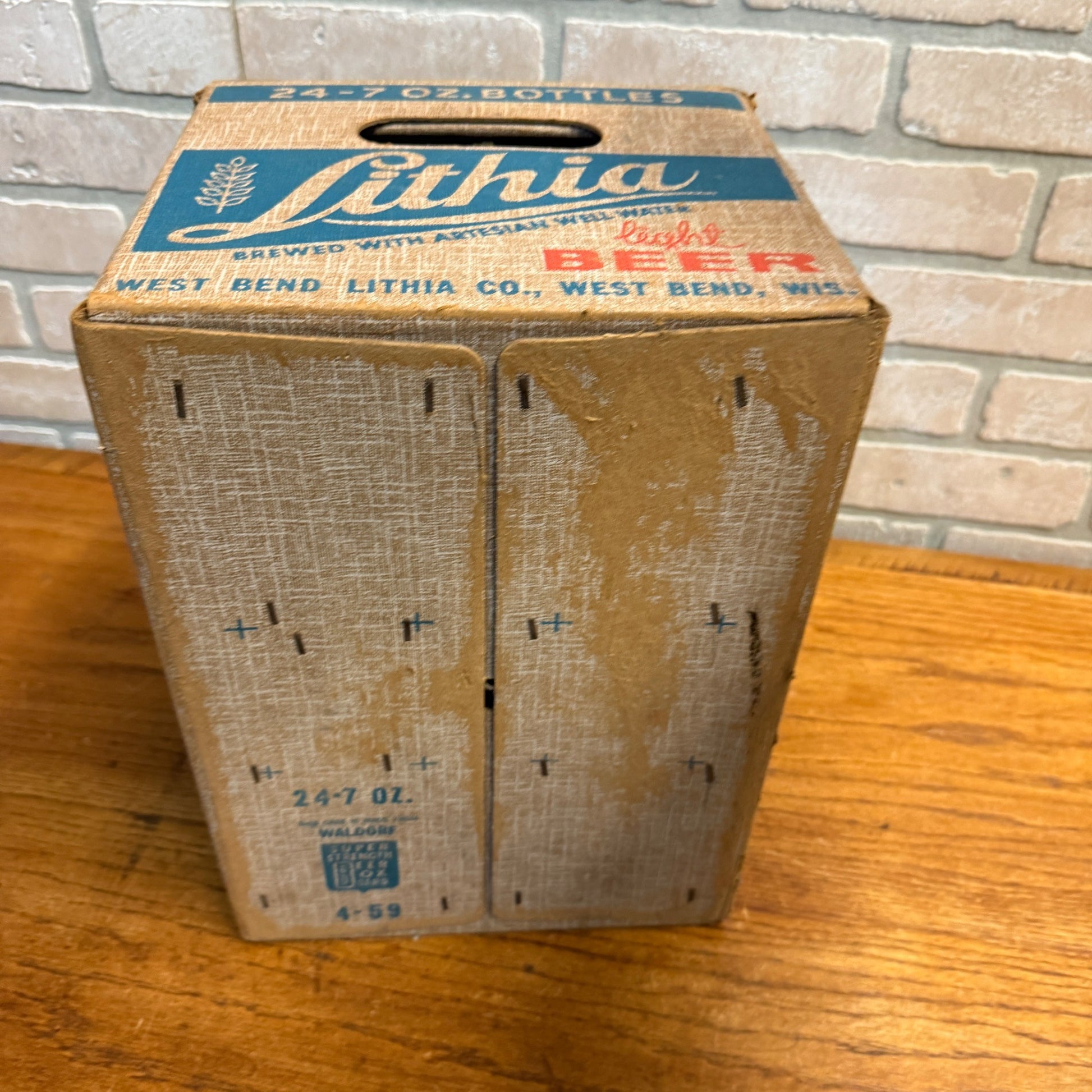 Vintage Beer Crate Lithia Brewing Co Brewery Box West Bend Wisconsin 7oz