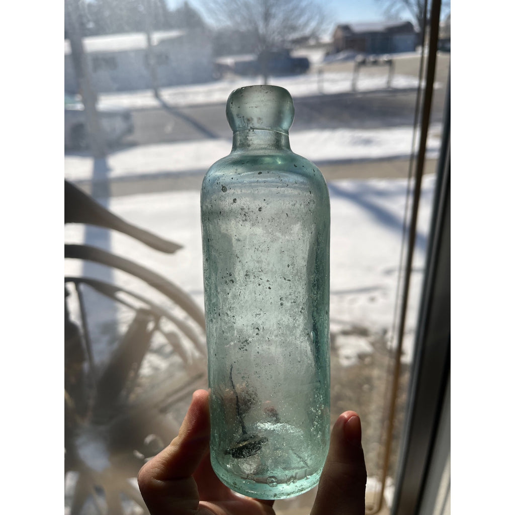 O. Zwietusch Milwaukee Wisconsin Soda Bottle Blob Top Hutchinson Hutch WI Wis
