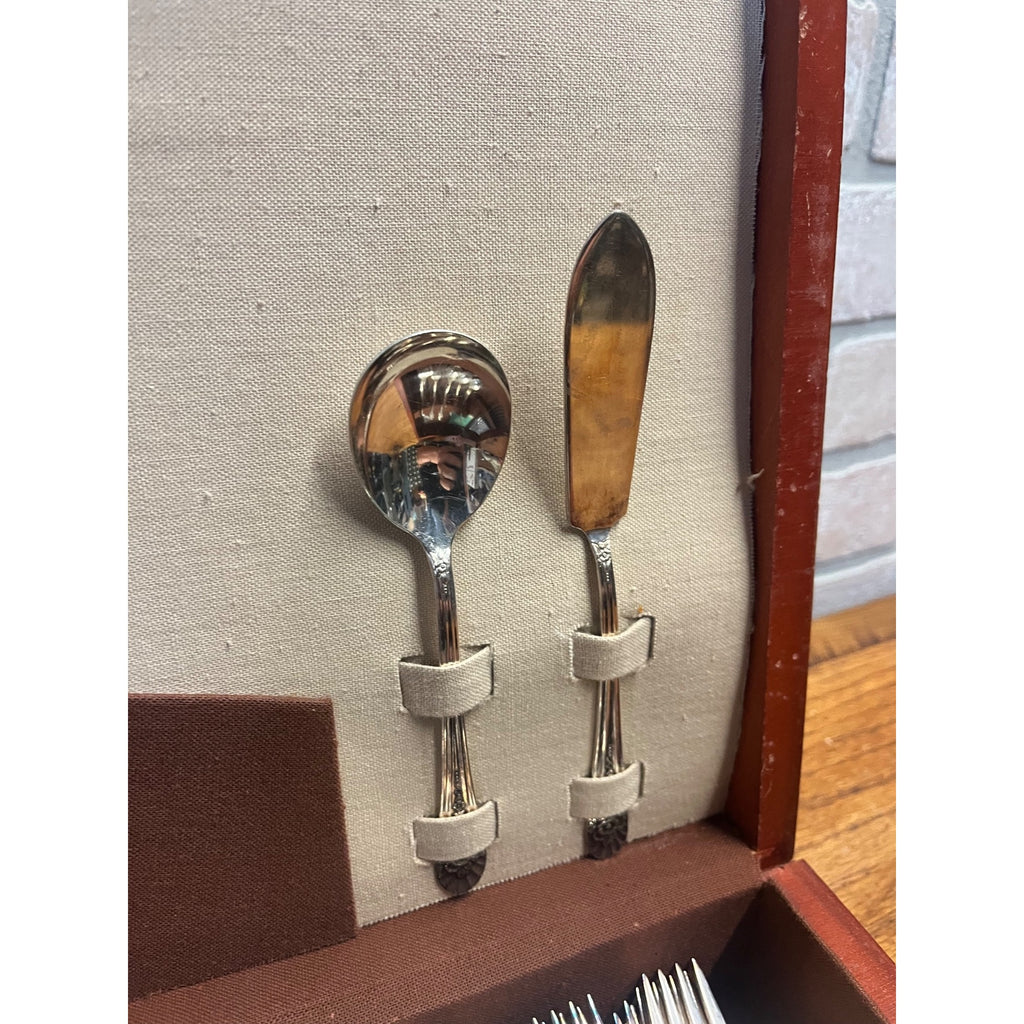 Vintage Jubilee Silverware Wm Rogers Mfg. Co. Silver Plate 52pc Set Dinnerware Flatware