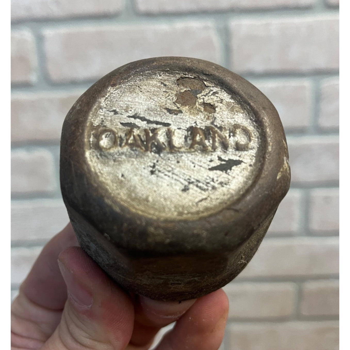 Original Antique Oakland Car Automobile Thread-On Center Cap Grease Dust Cover