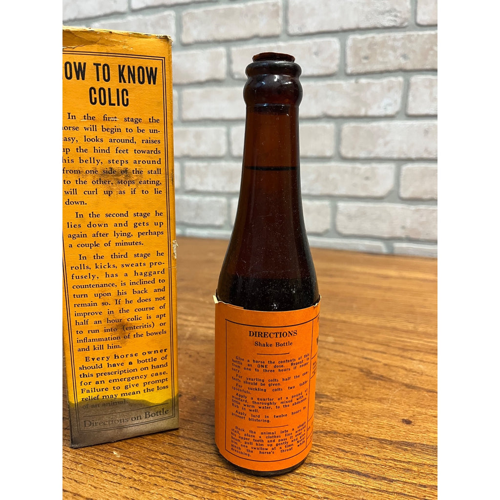 Vintage Dr. Roberts Veterinary Wind Colic Medicine Bottle Farm Waukesha Wis