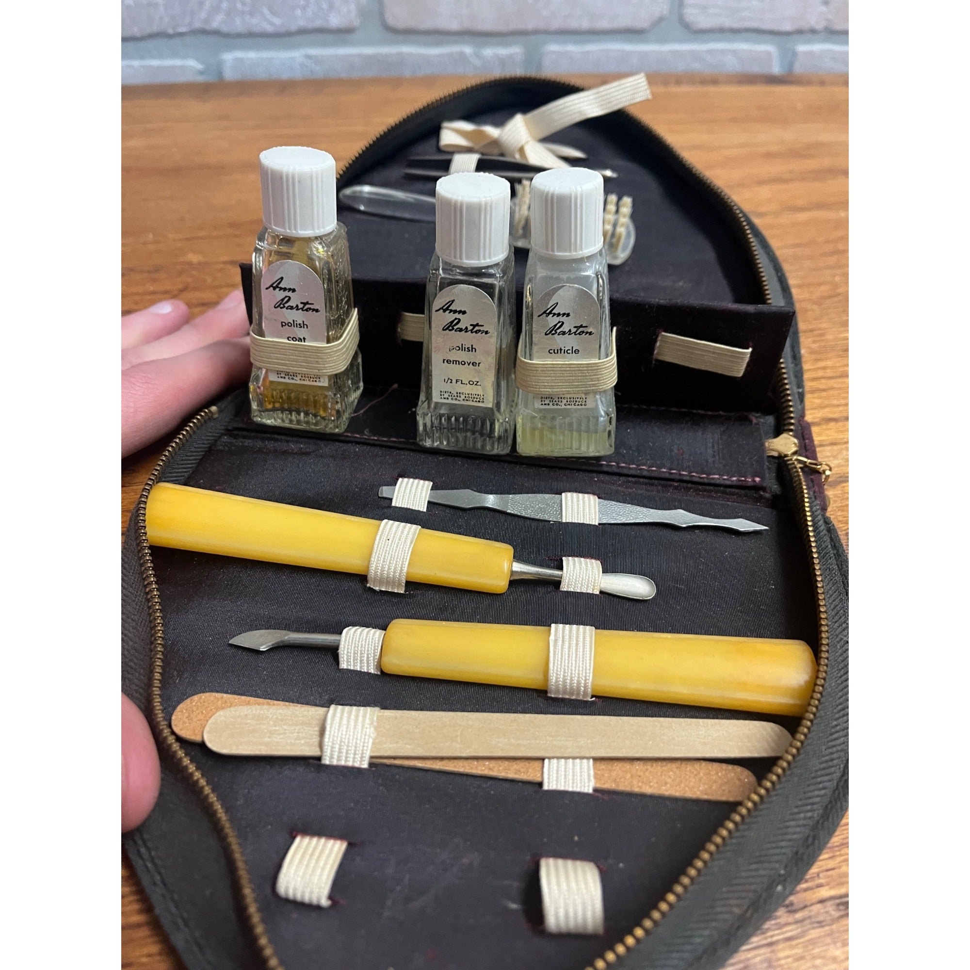 Vintage Fingernail Grooming Set Bakelite Cuticle Ann Barton Polish Bottles Case